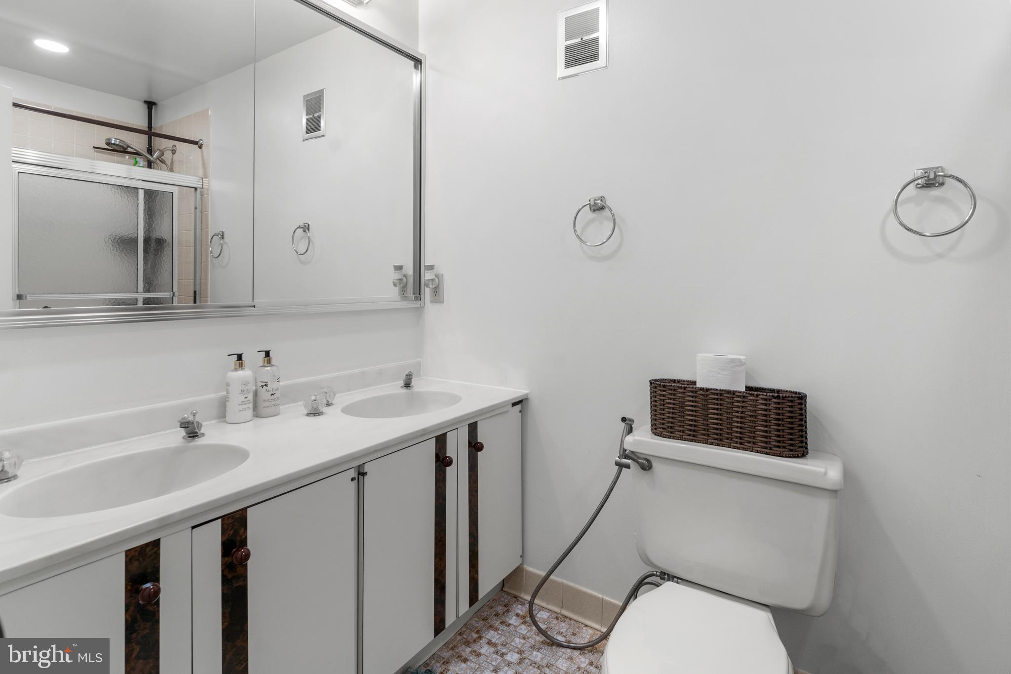 RUXTON CROSSING TOWNHSE - Residential