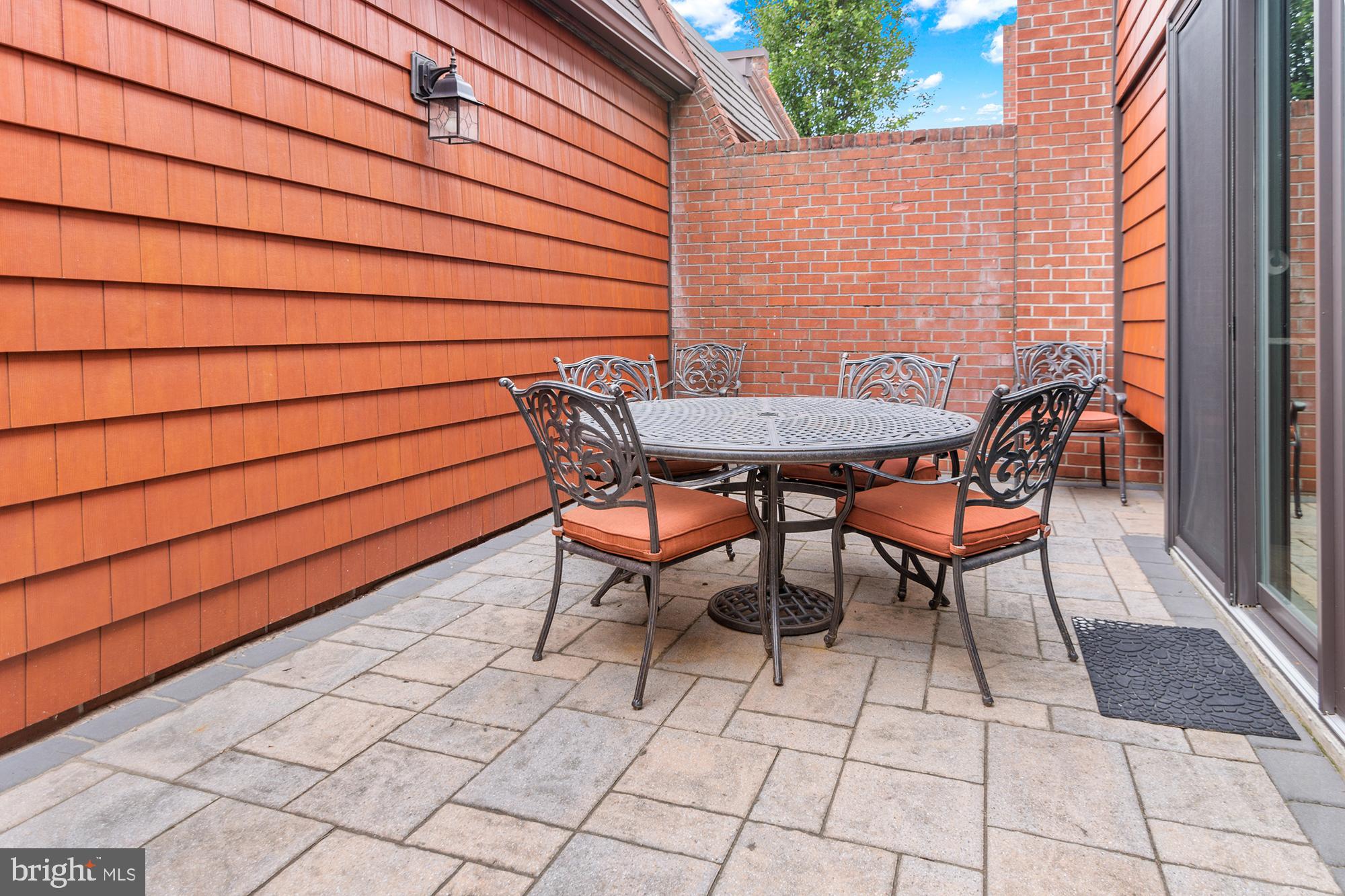 RUXTON CROSSING TOWNHSE - Residential