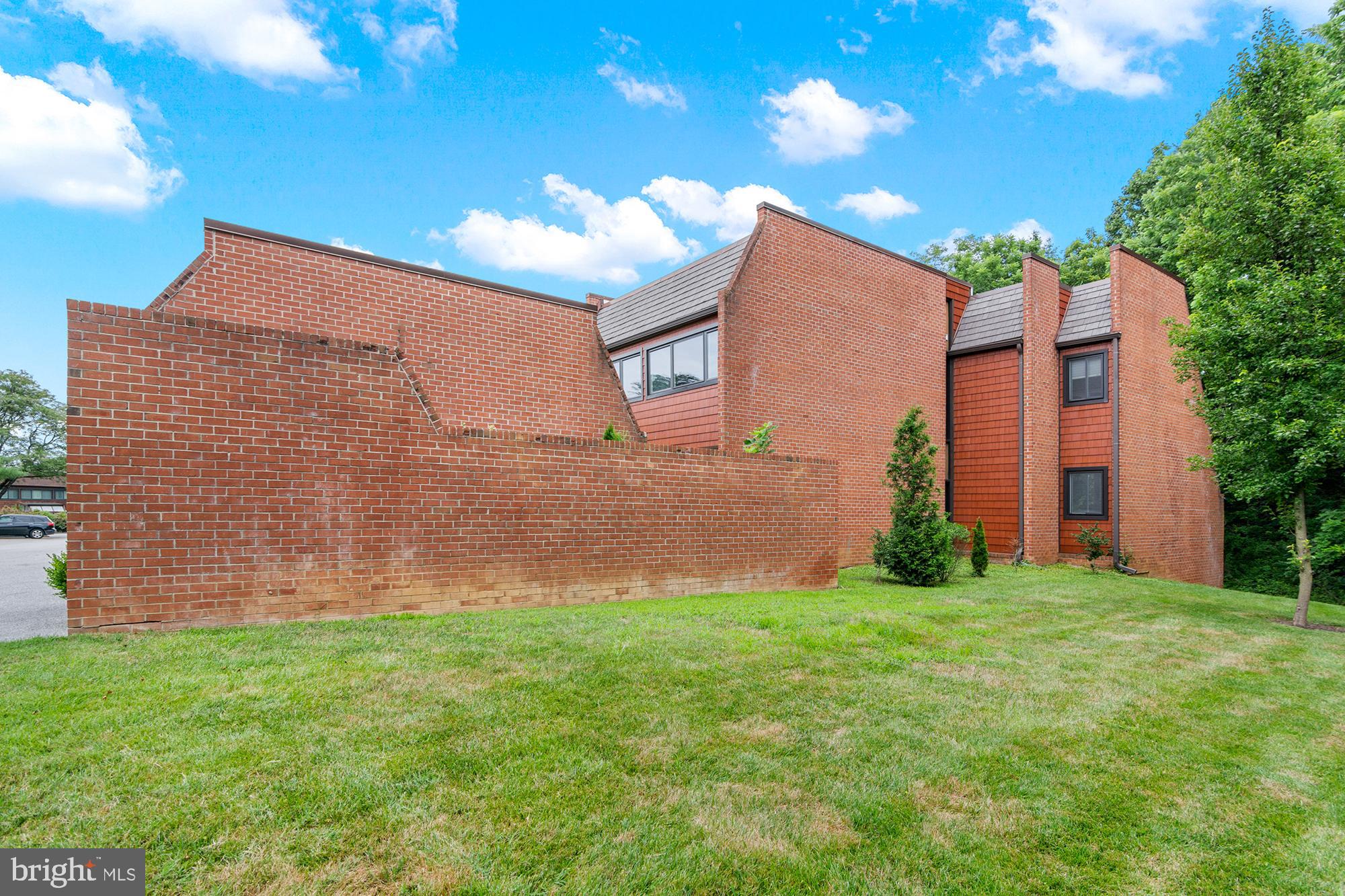 RUXTON CROSSING TOWNHSE - Residential