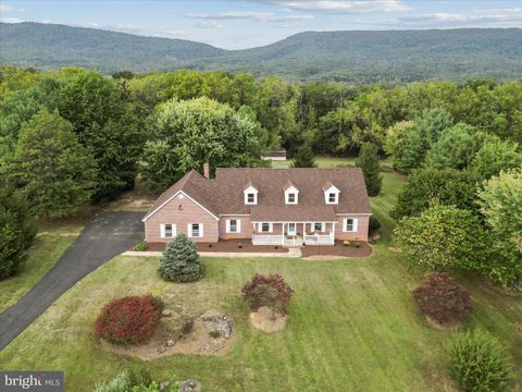 449 FAIRVIEW CIRCLE WOODSTOCK VA 22664