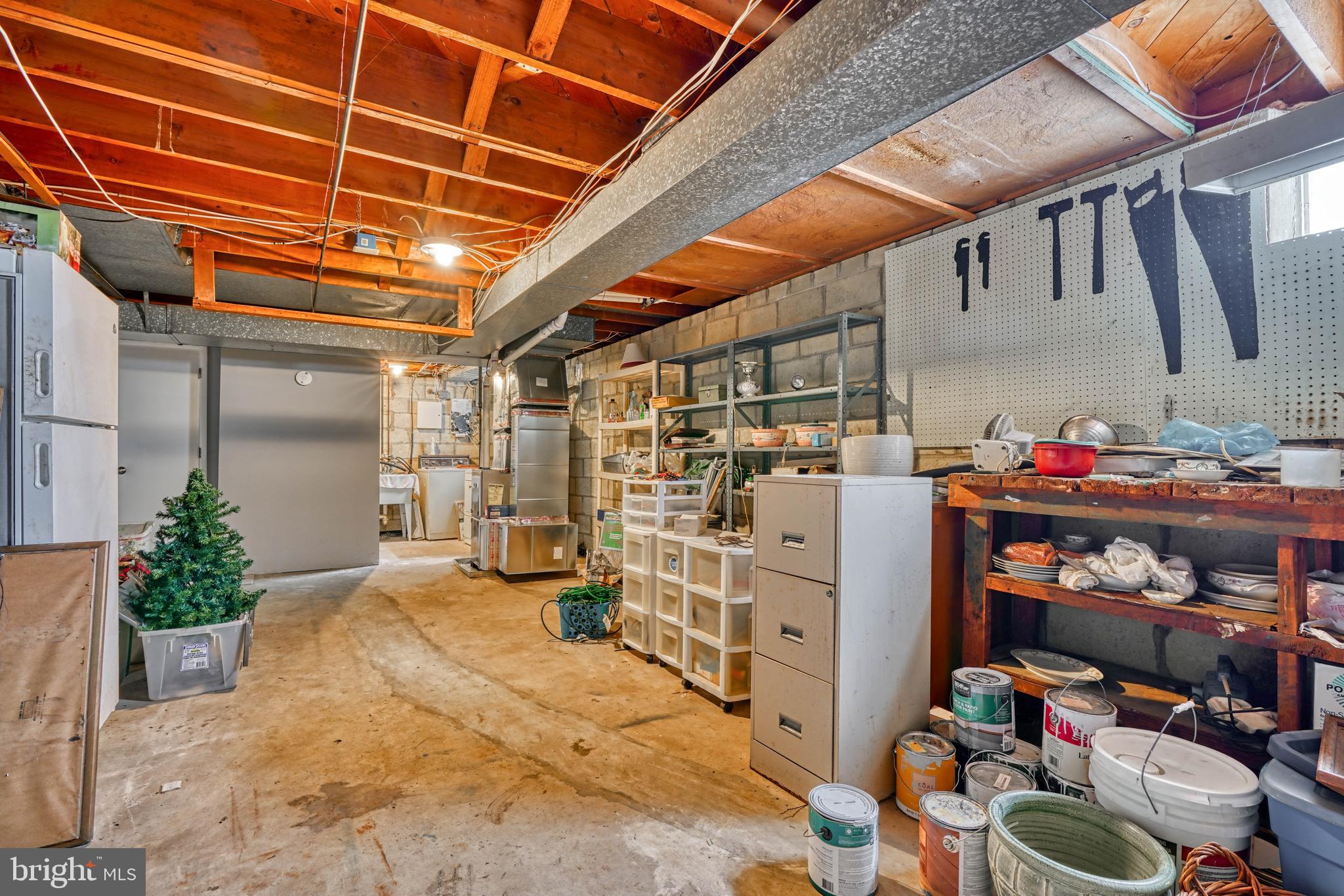 HARWOOD MANOR - Residential