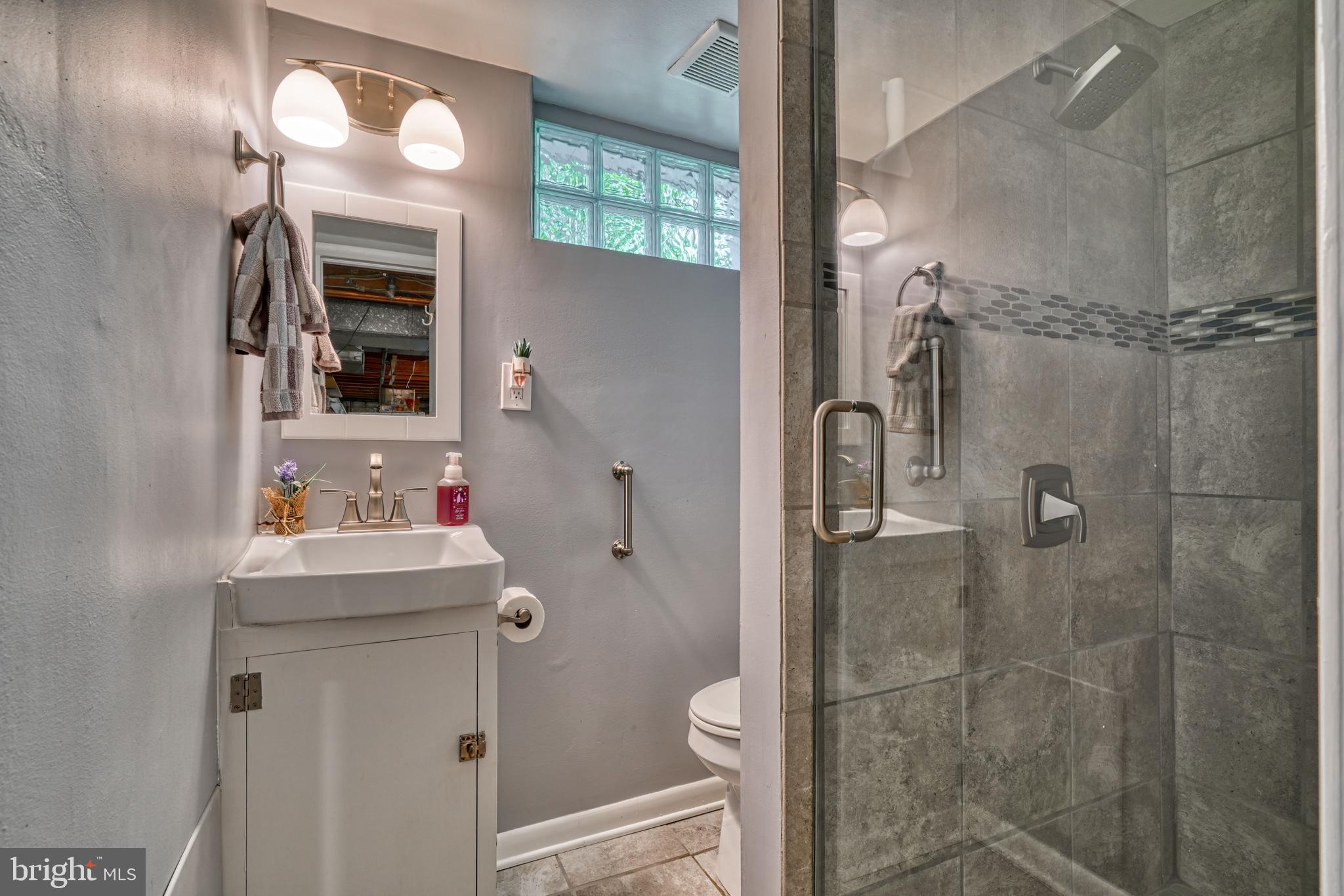 HARWOOD MANOR - Residential