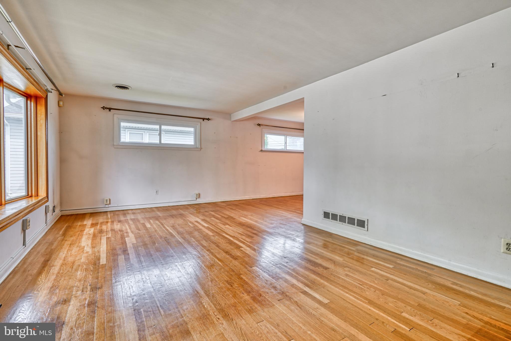 HARWOOD MANOR - Residential