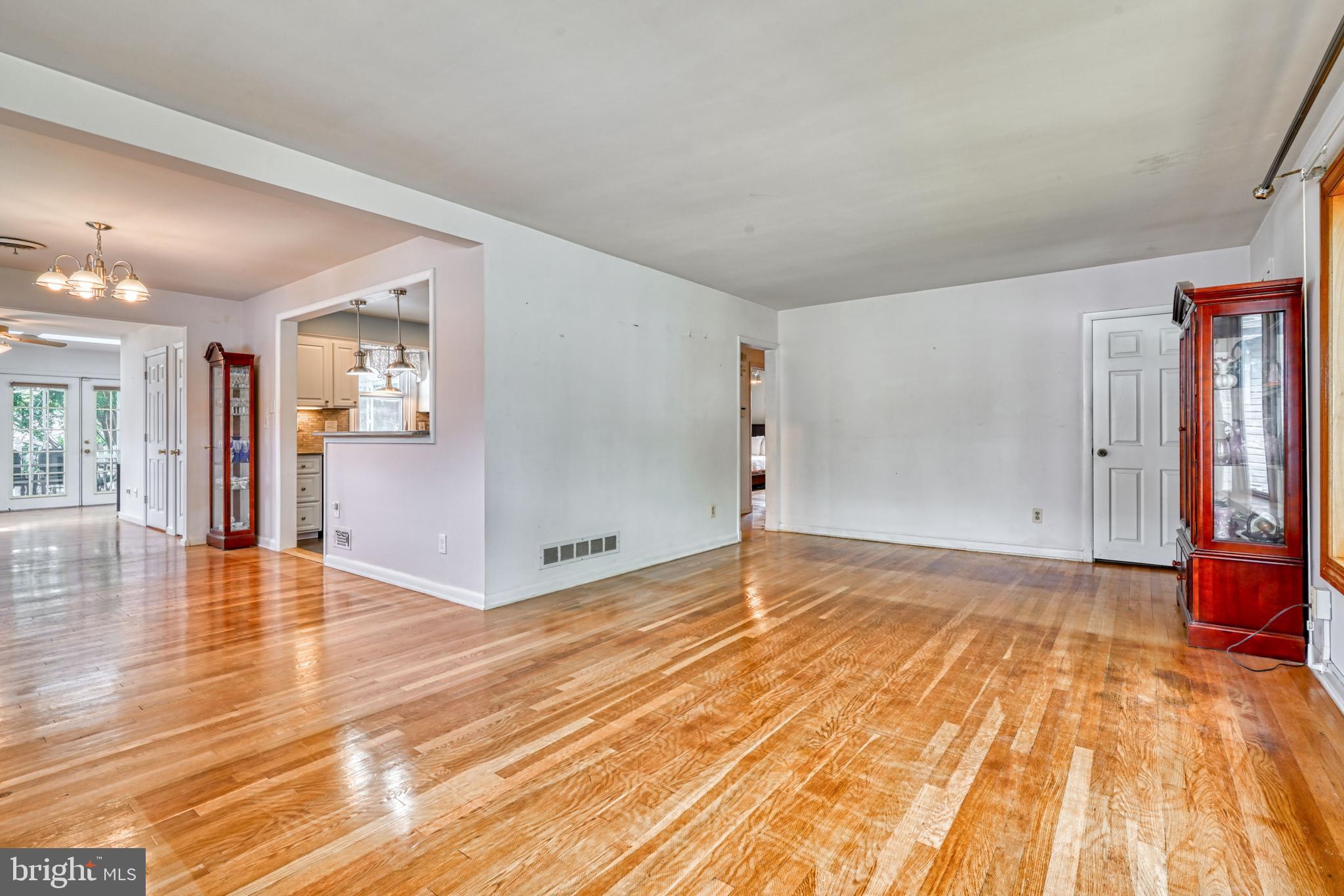 HARWOOD MANOR - Residential