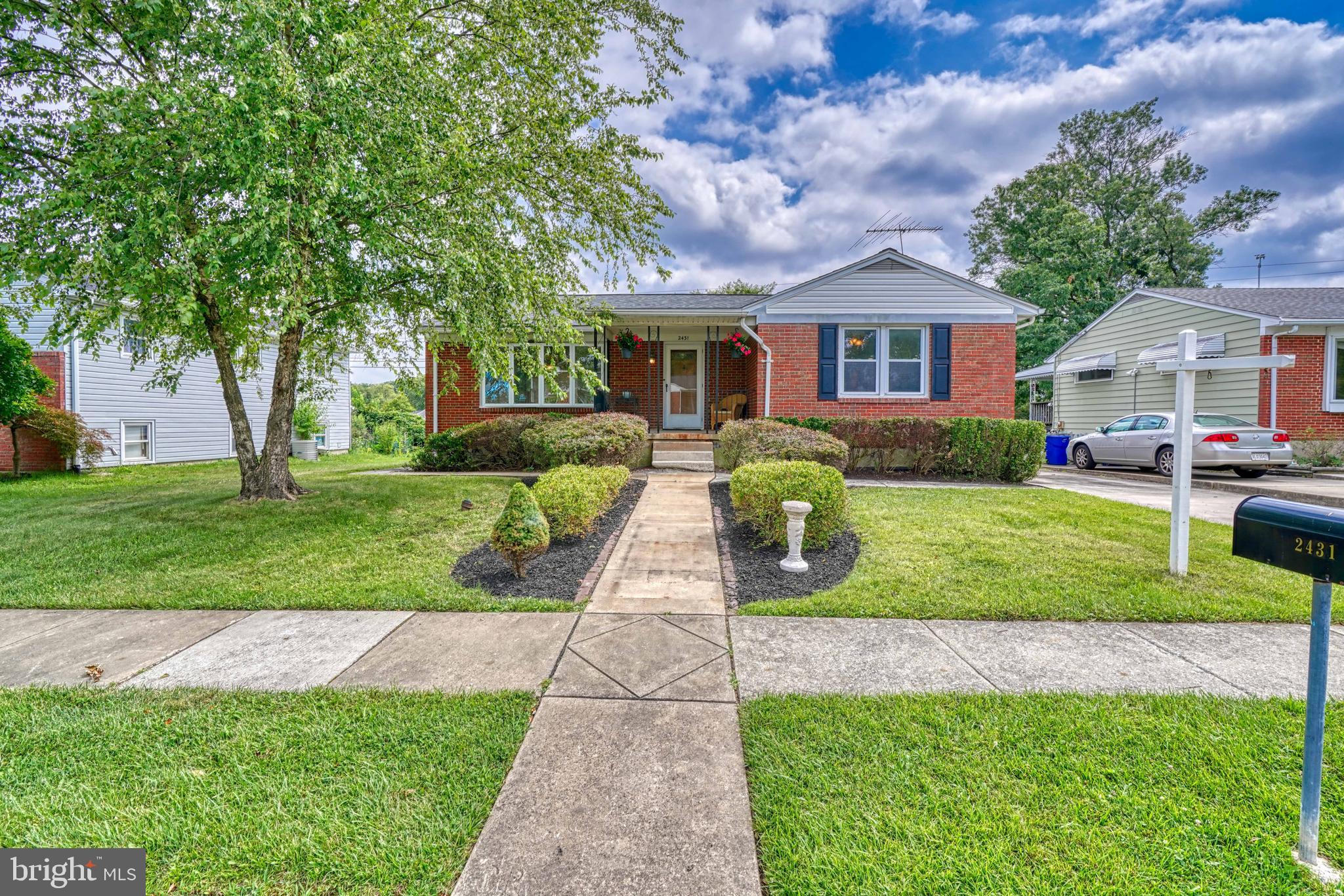 HARWOOD MANOR - Residential