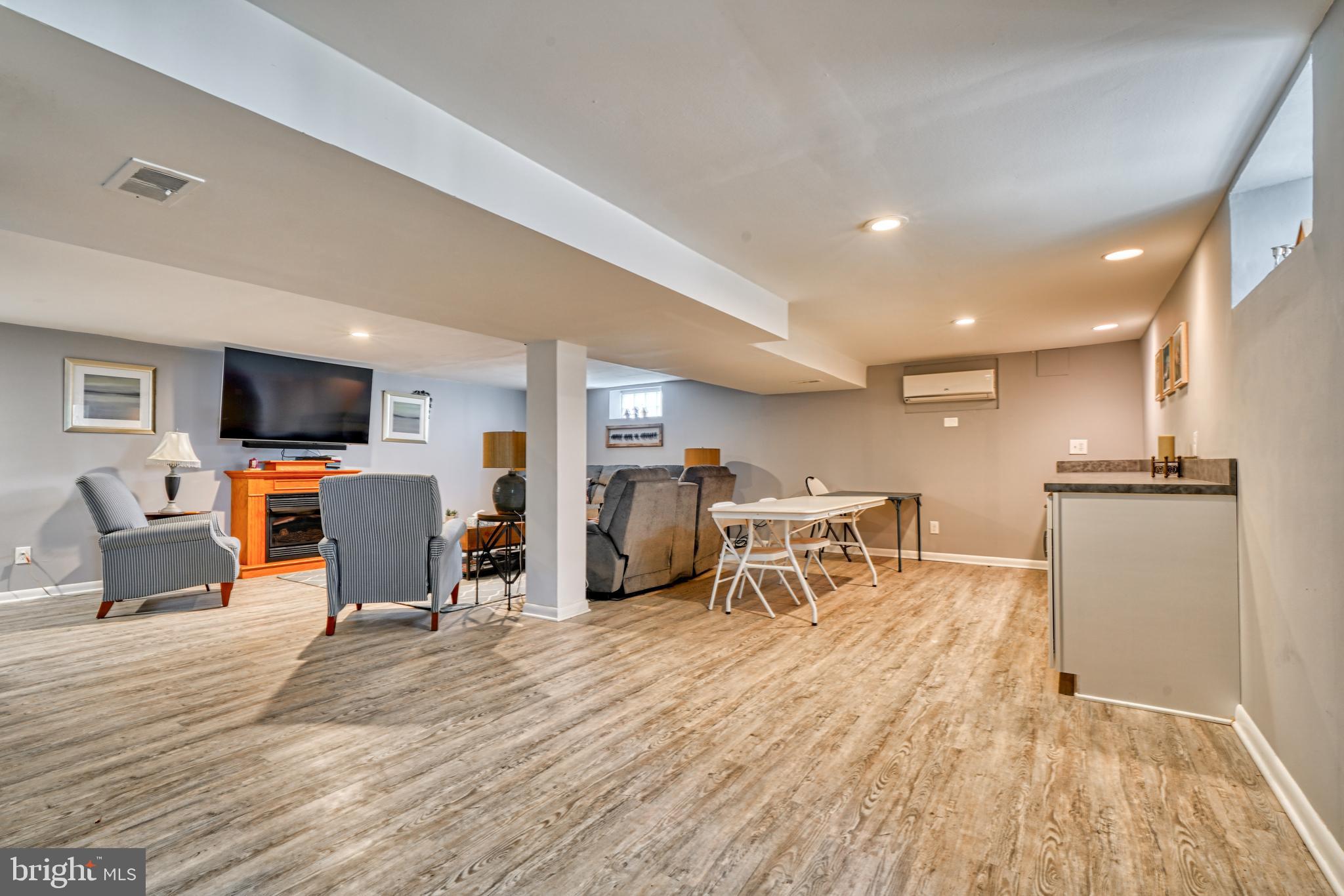 HARWOOD MANOR - Residential