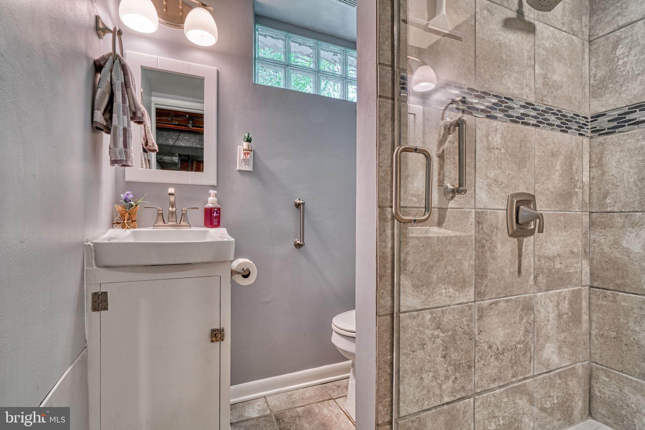 HARWOOD MANOR - Residential