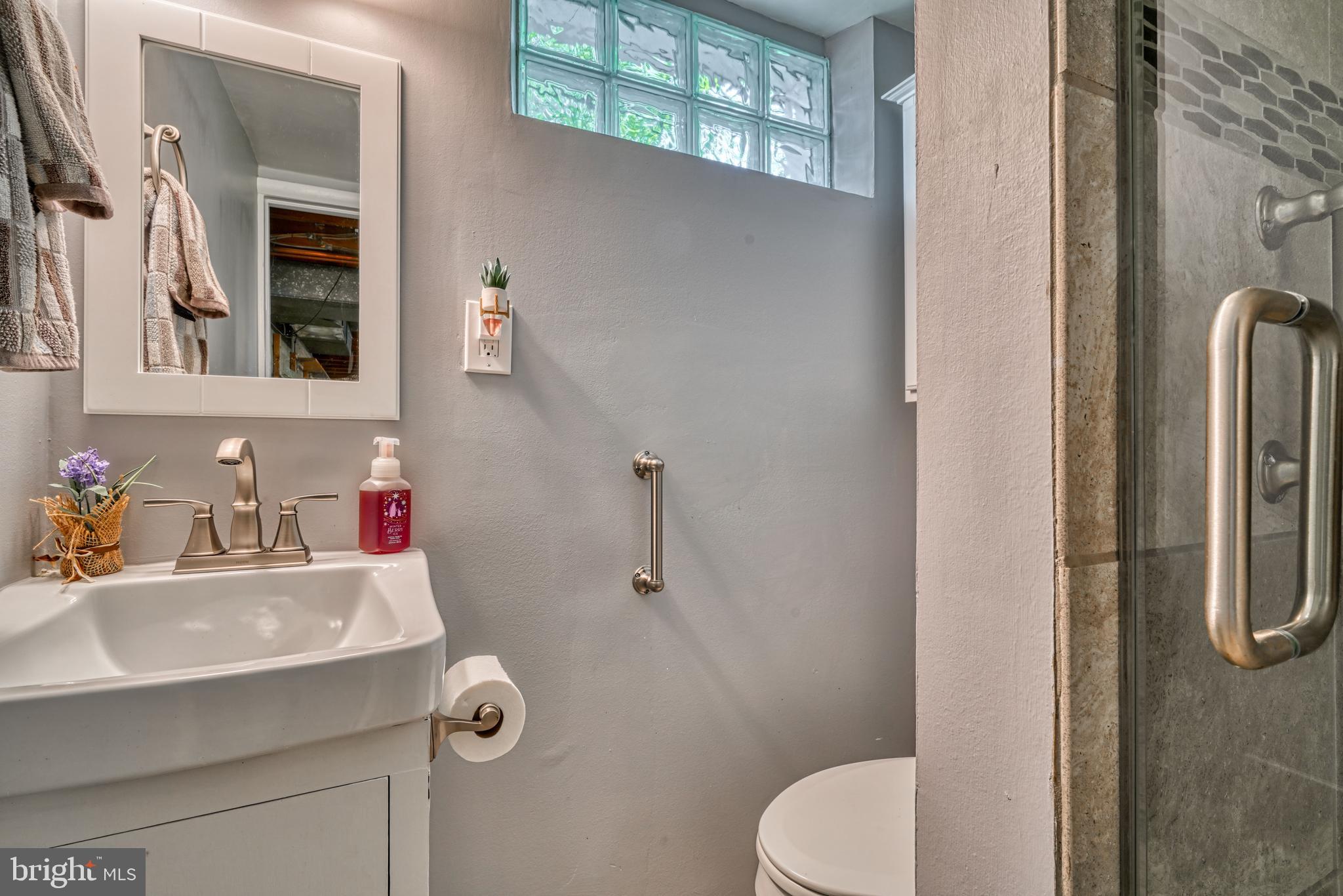 HARWOOD MANOR - Residential