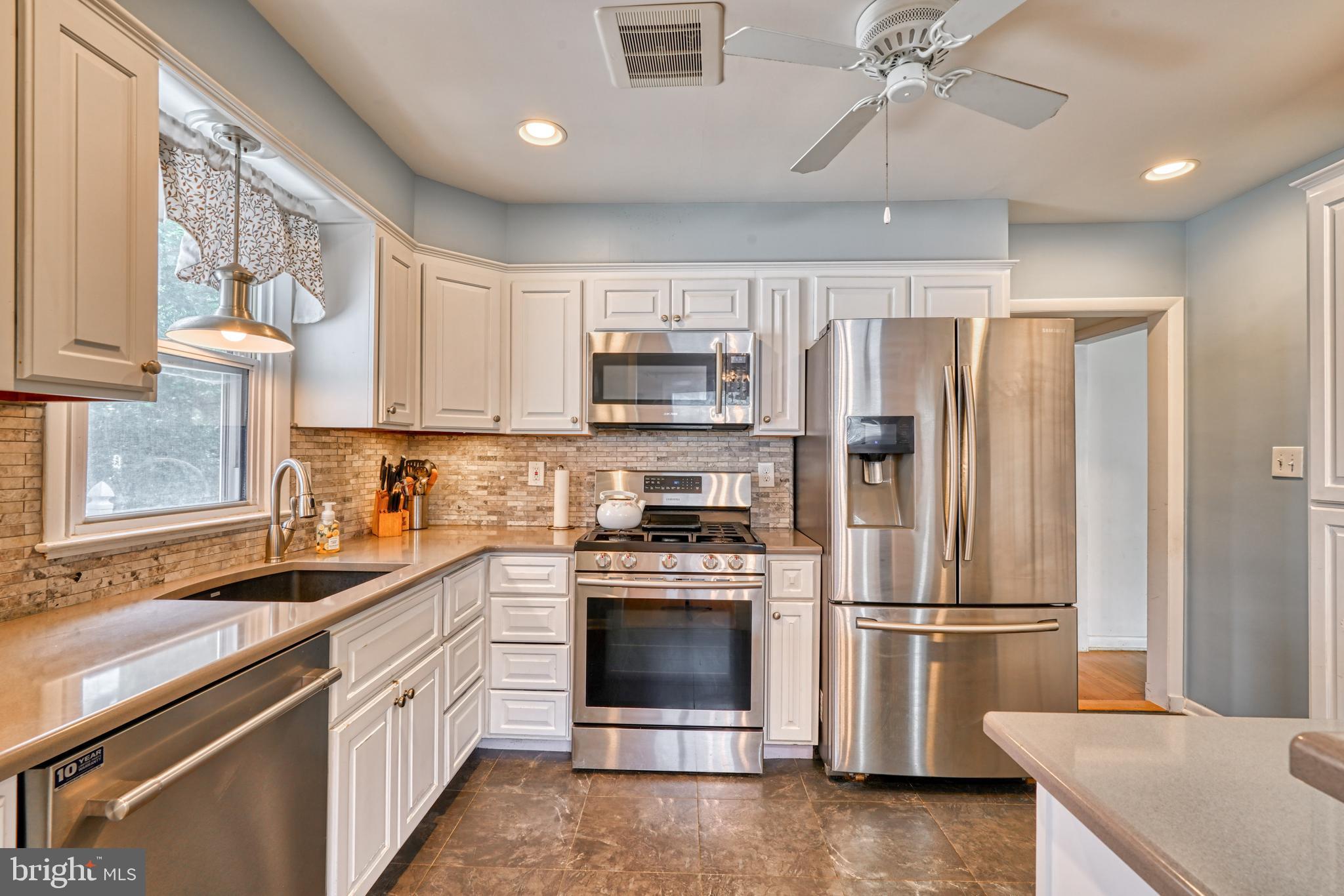 HARWOOD MANOR - Residential