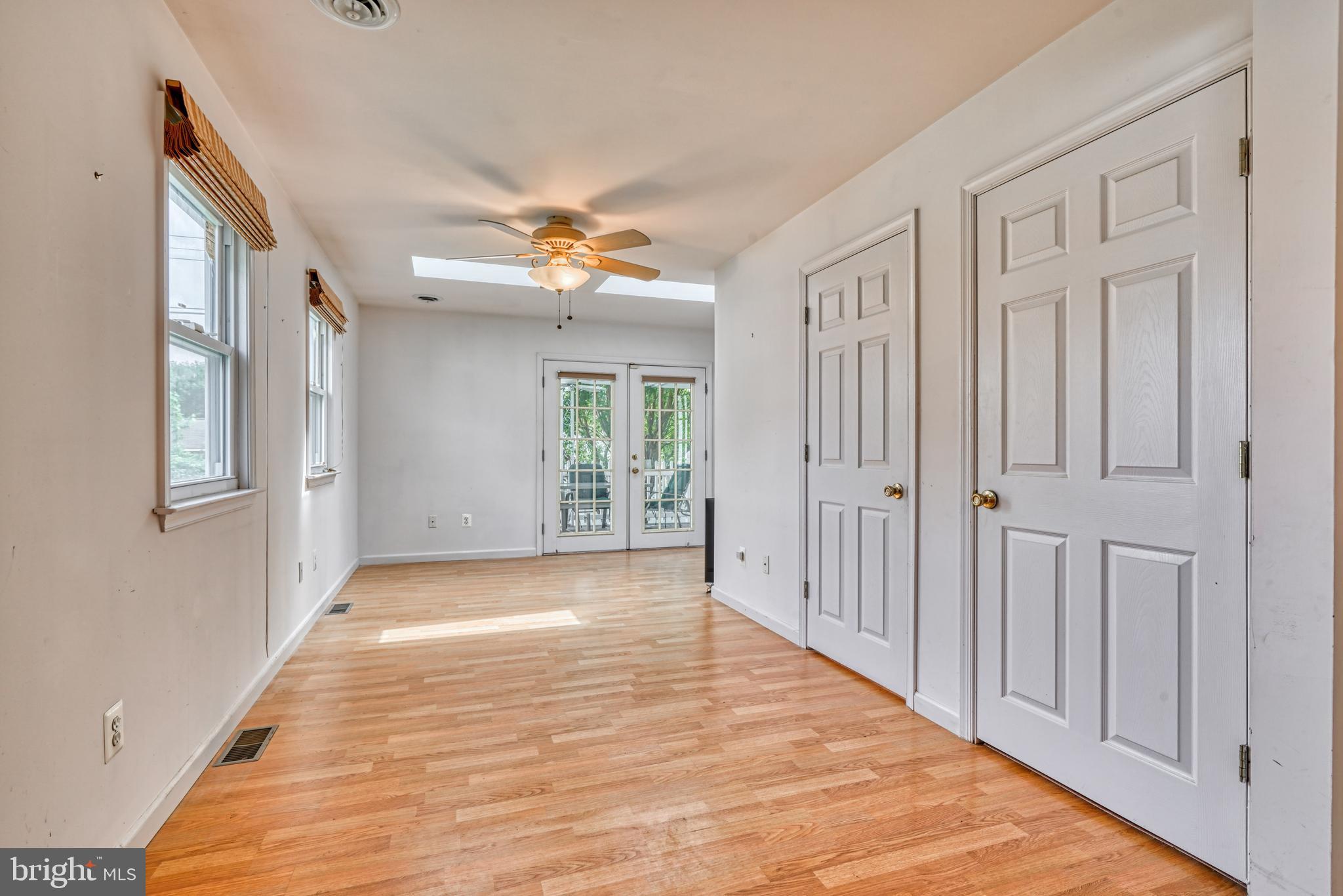 HARWOOD MANOR - Residential