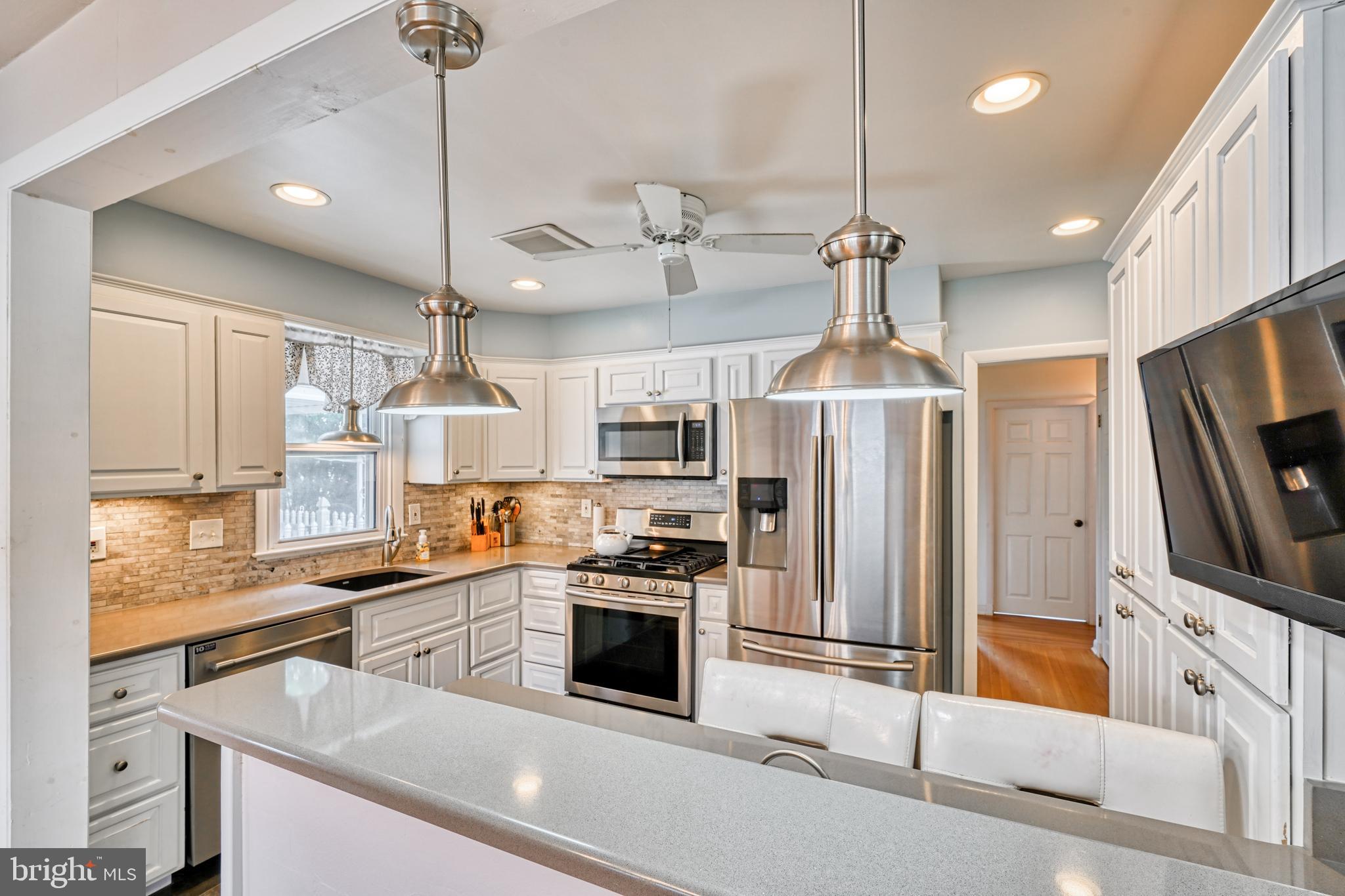 HARWOOD MANOR - Residential