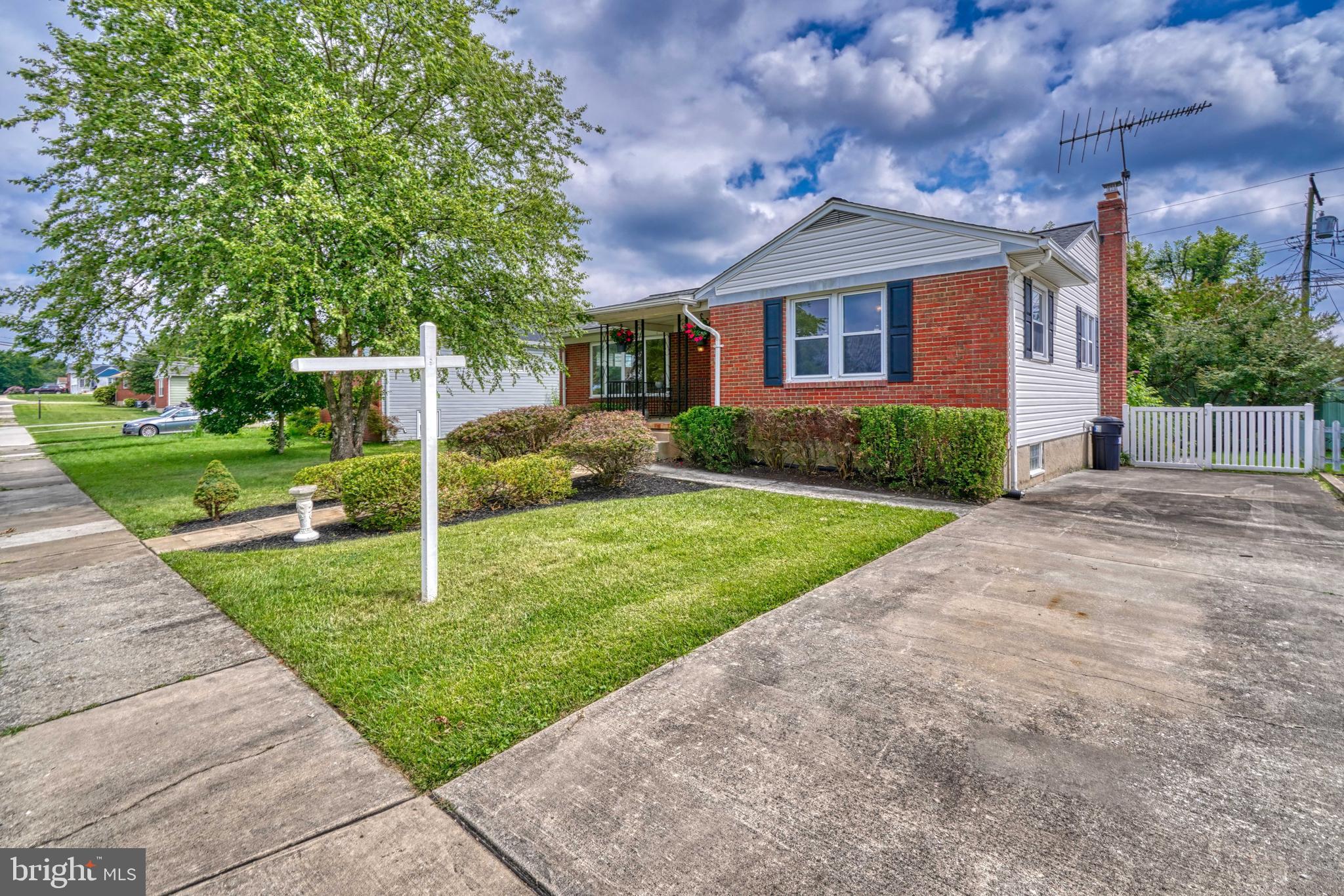 HARWOOD MANOR - Residential