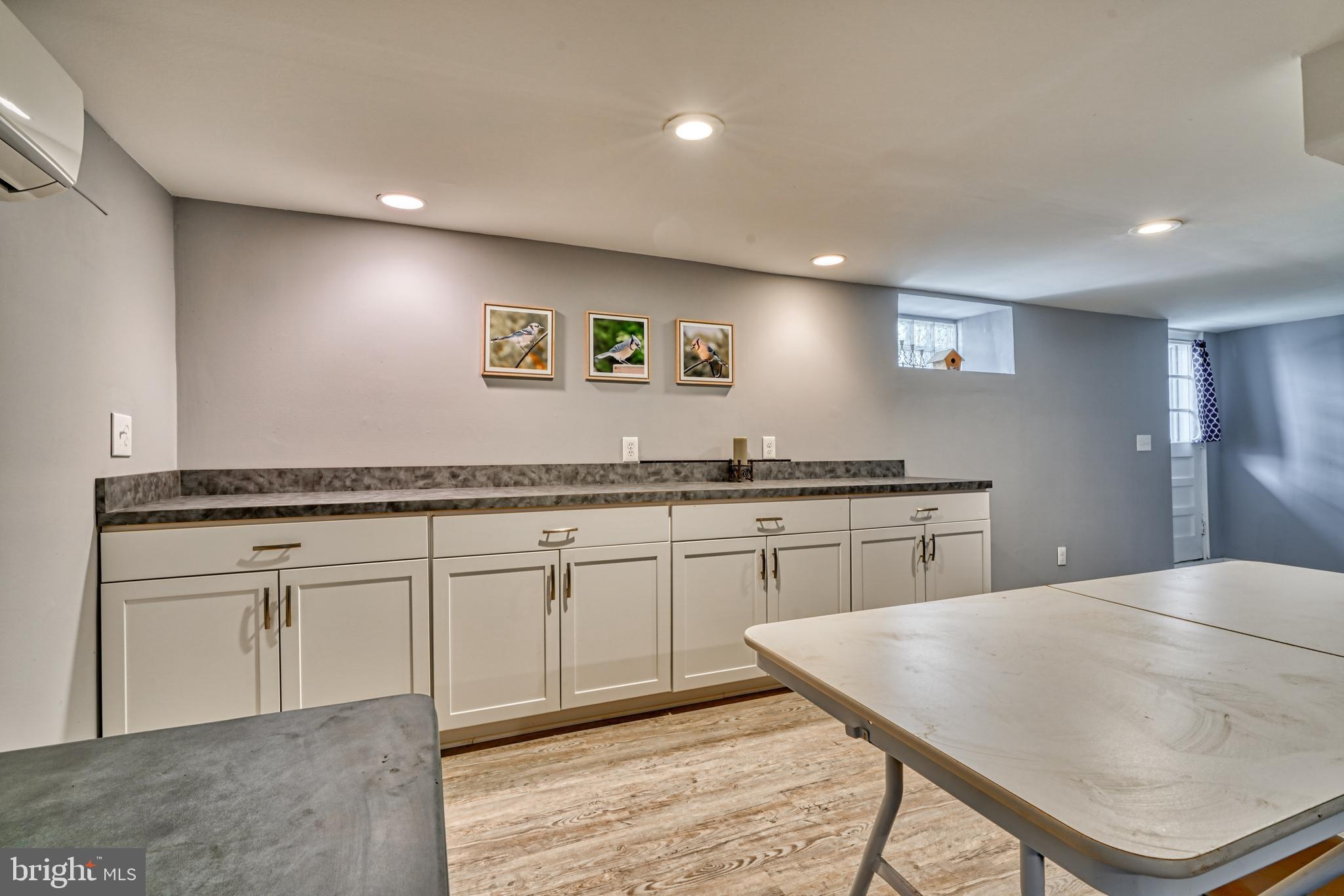 HARWOOD MANOR - Residential