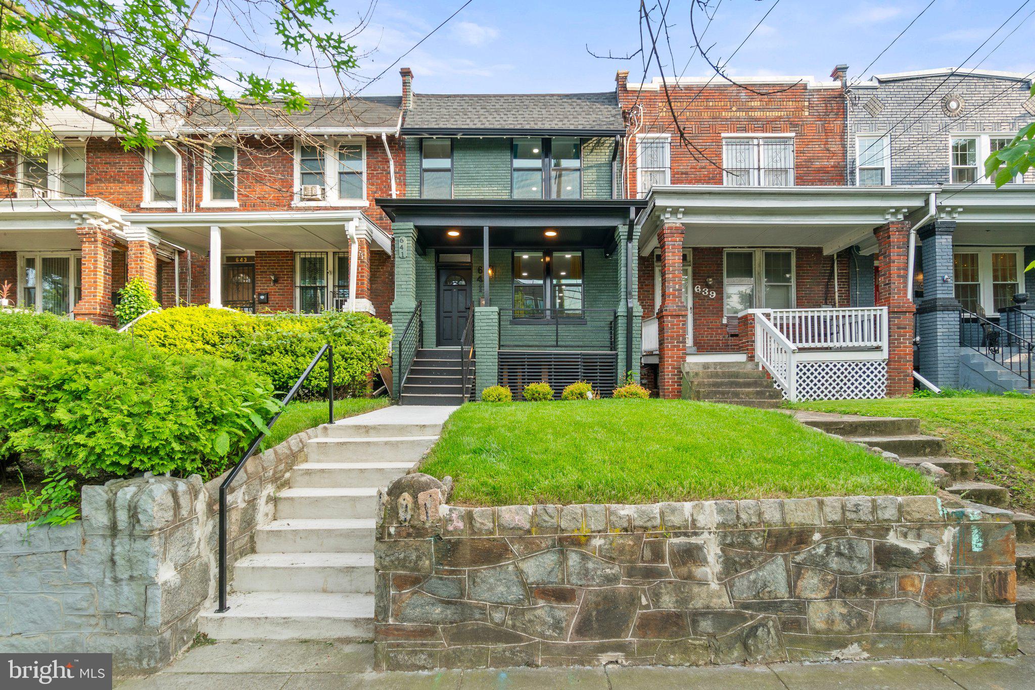 641 FRANKLIN STREET NE