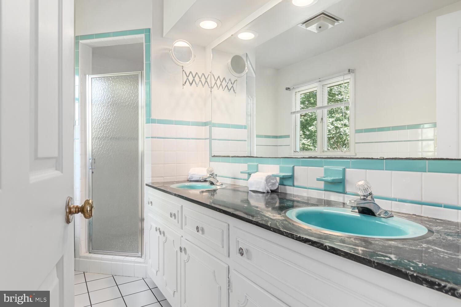 WHITEHALL - Residential