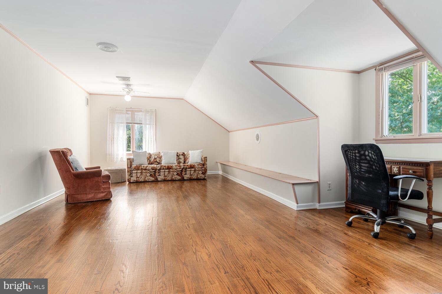 WHITEHALL - Residential