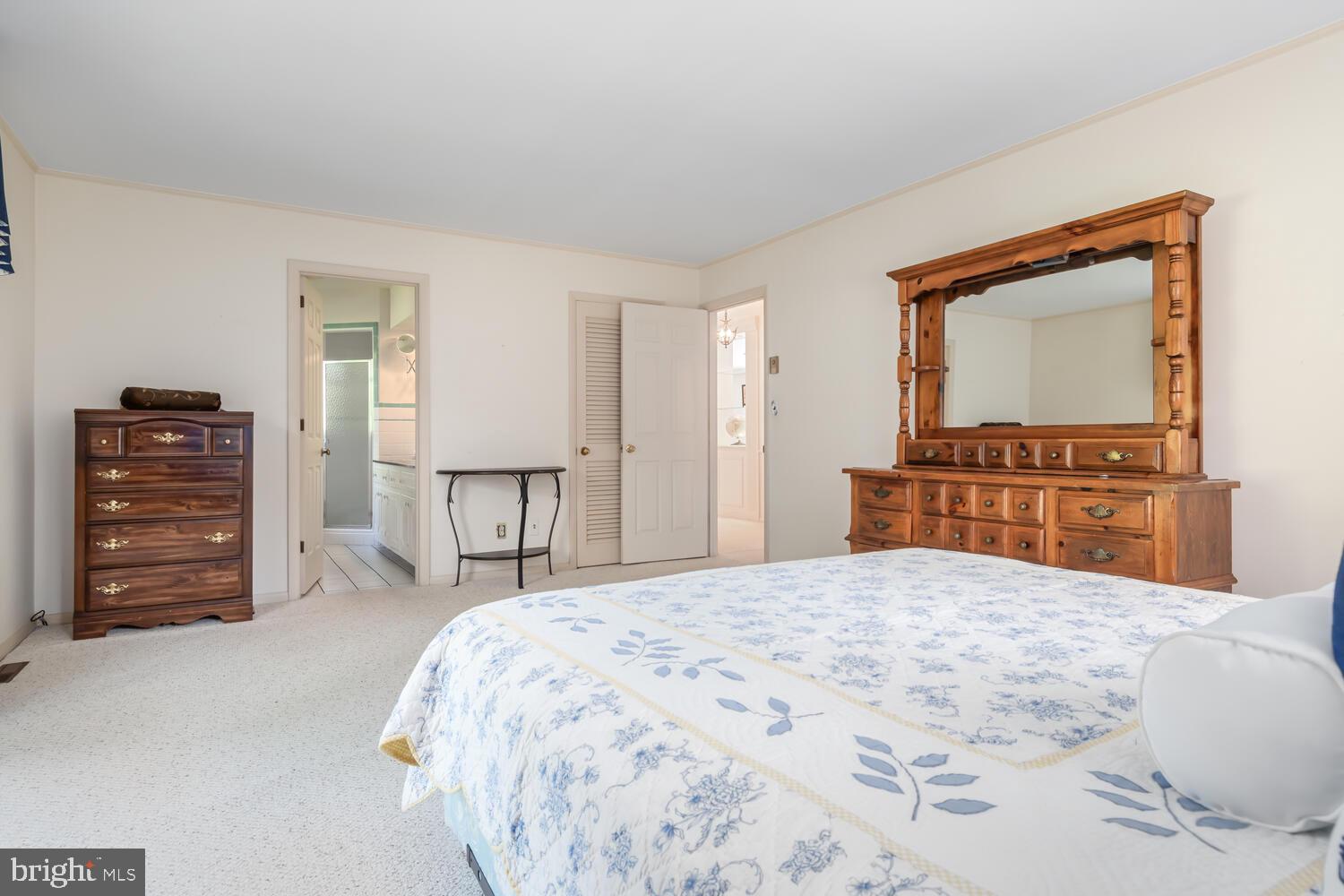 WHITEHALL - Residential