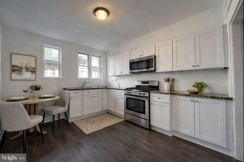 ELMWOOD PARK - Residential