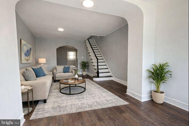 ELMWOOD PARK - Residential