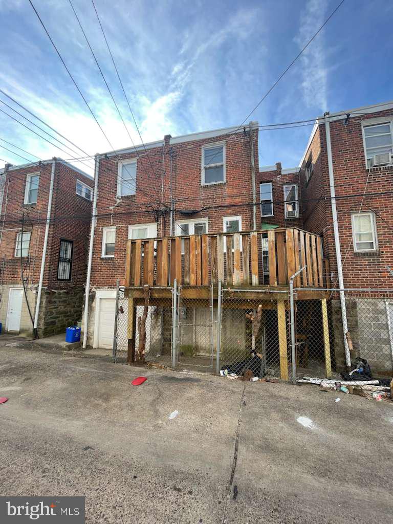 ELMWOOD PARK - Residential