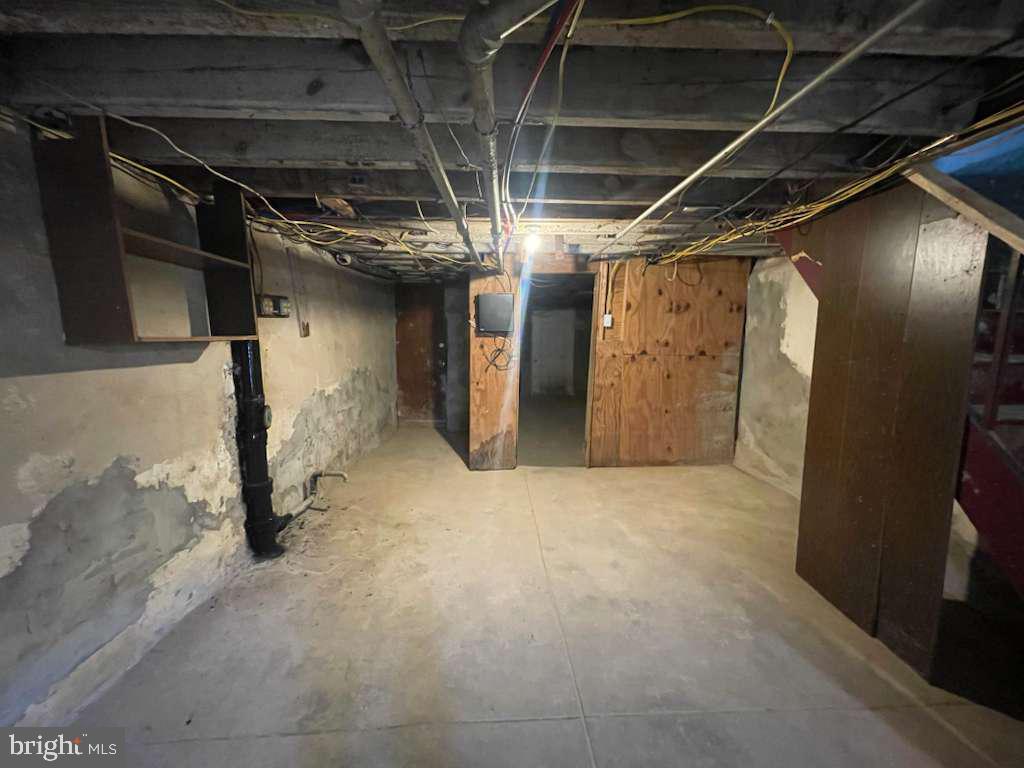 ELMWOOD PARK - Residential