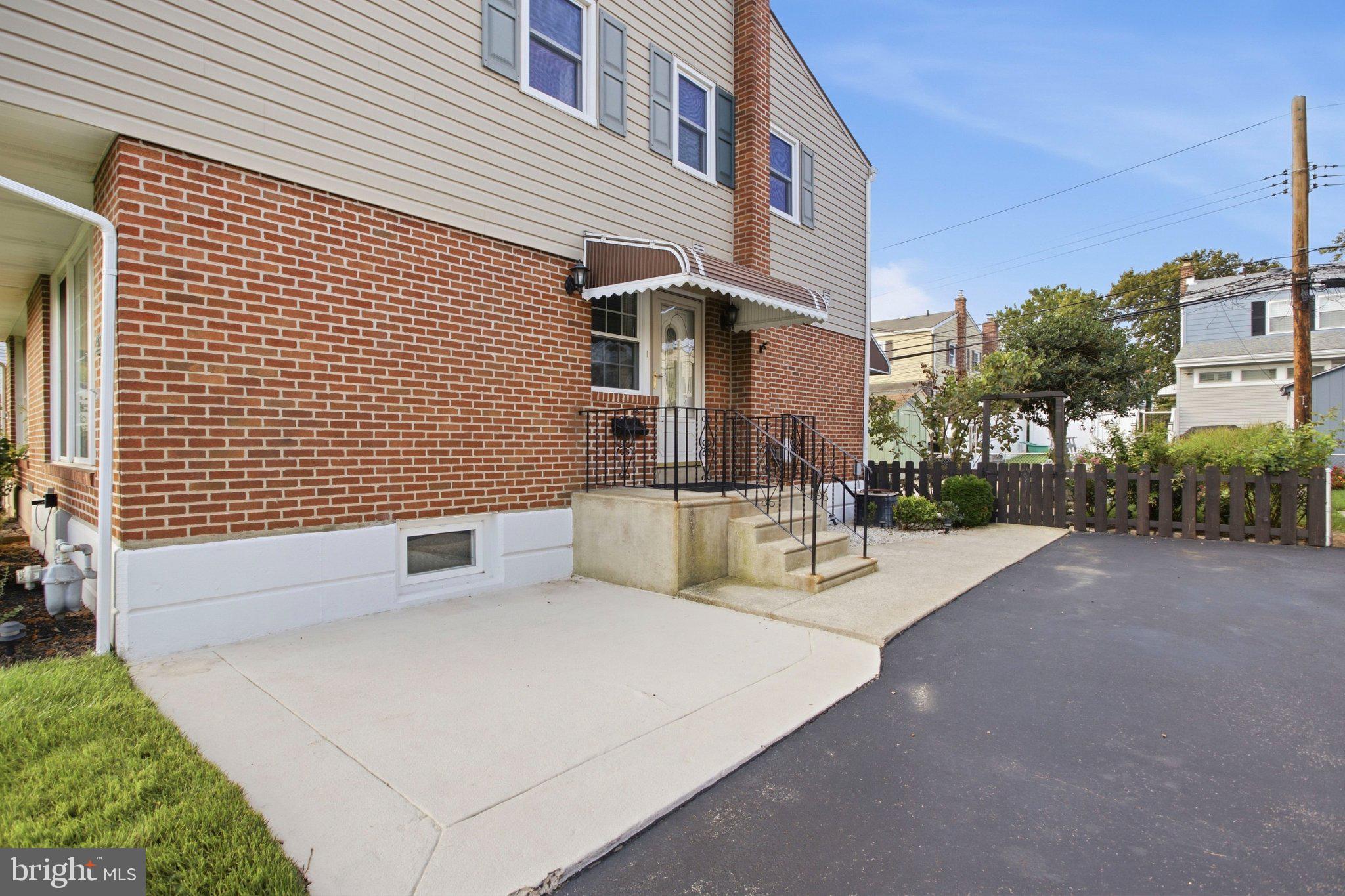 1422 GREENWAY ROAD