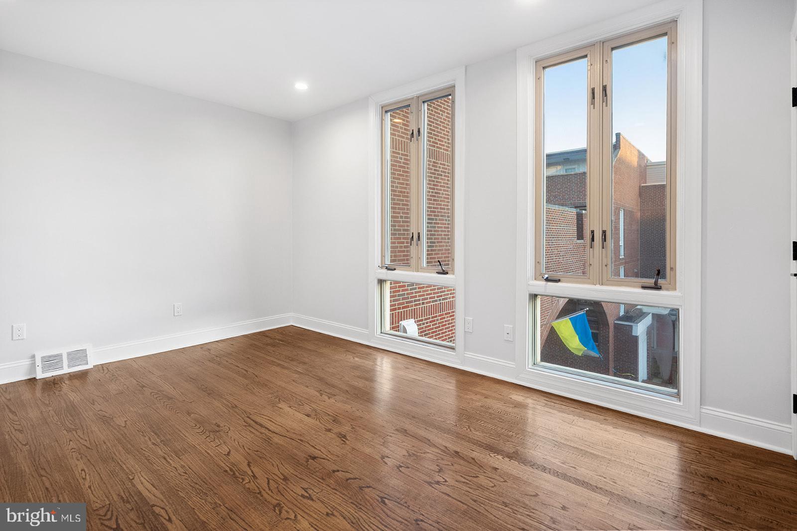 SOCIETY HILL - Residential