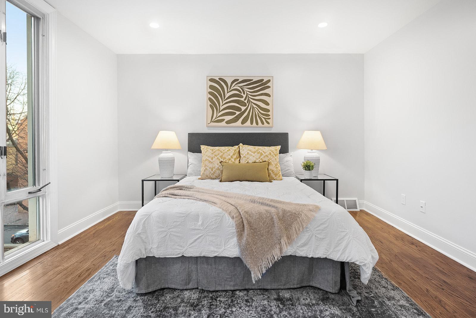 SOCIETY HILL - Residential