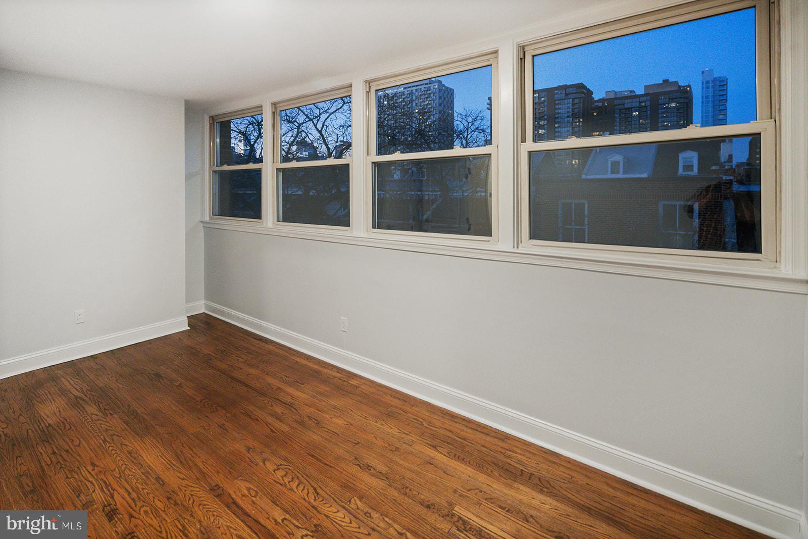 SOCIETY HILL - Residential