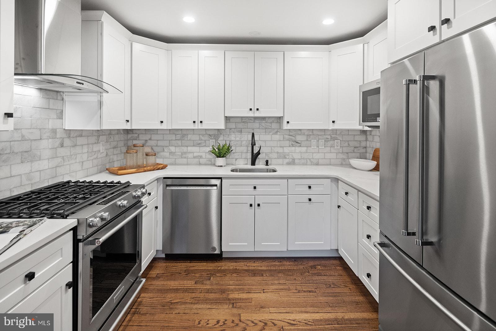 SOCIETY HILL - Residential