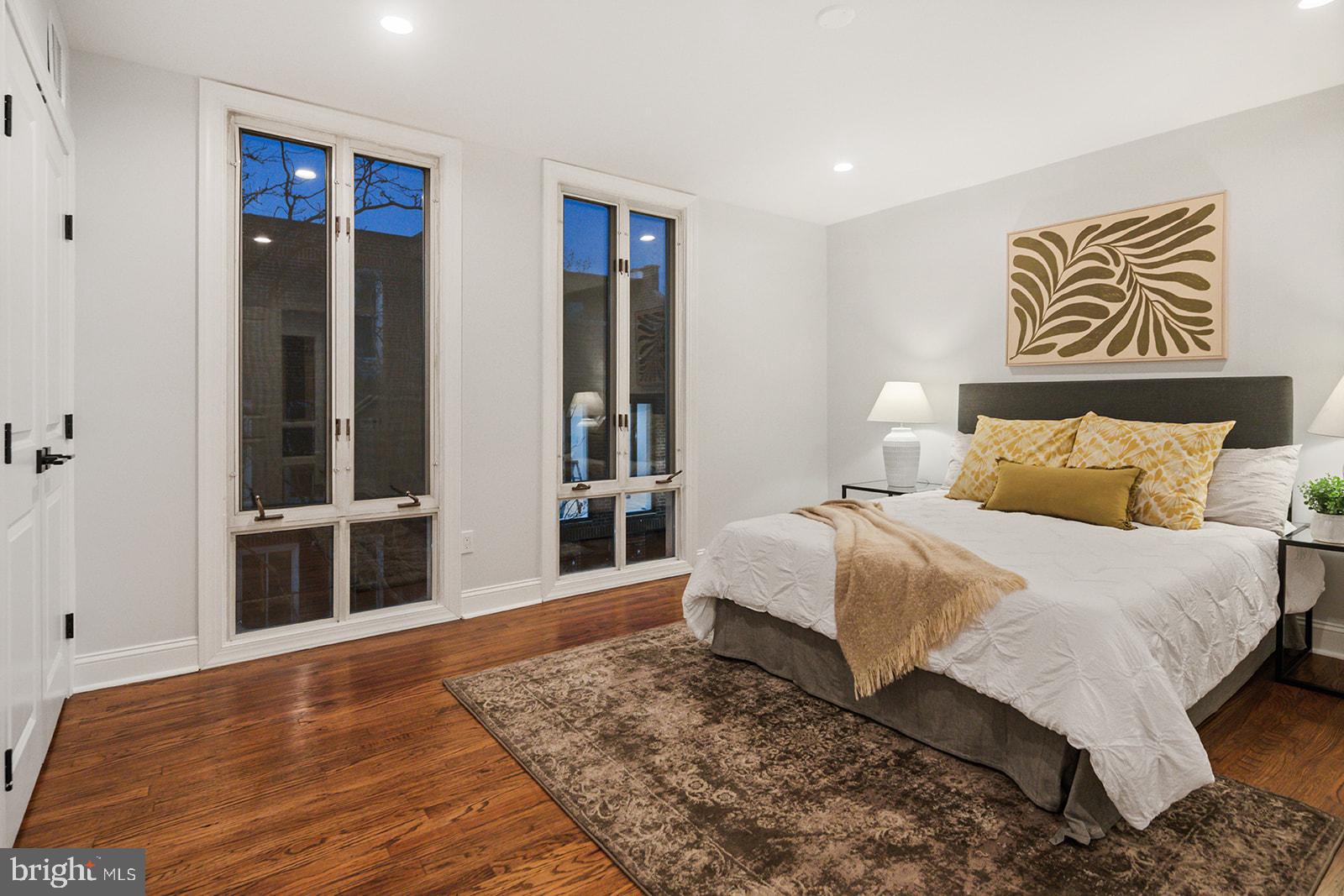 SOCIETY HILL - Residential