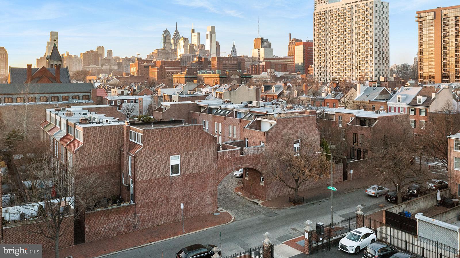 SOCIETY HILL - Residential