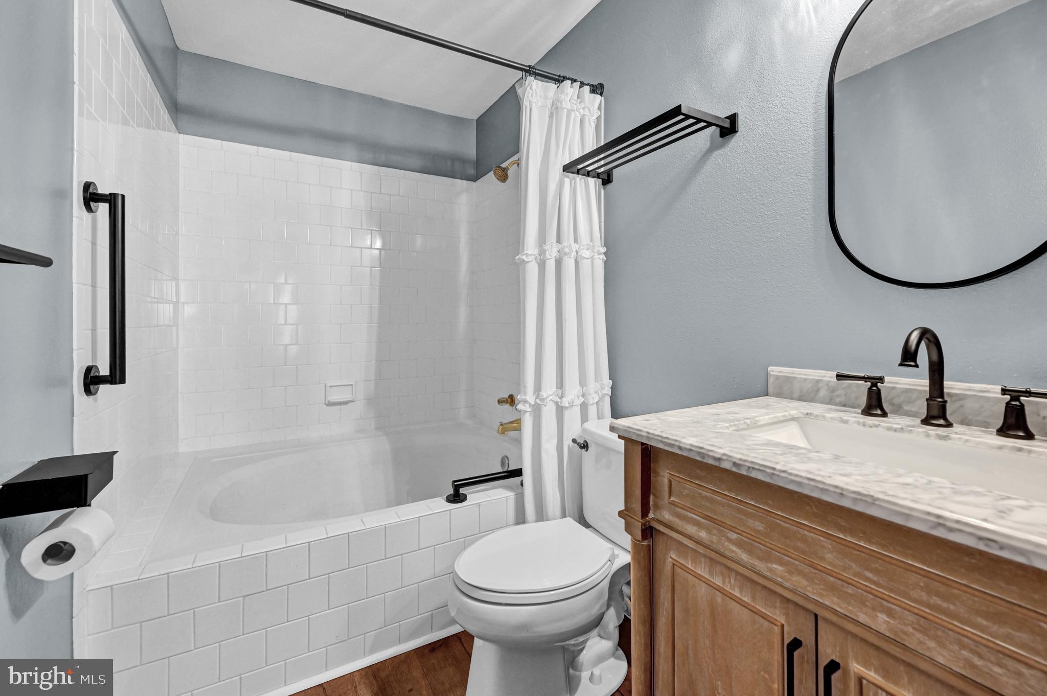 ENGLISH COUNTRY MANOR - Residential