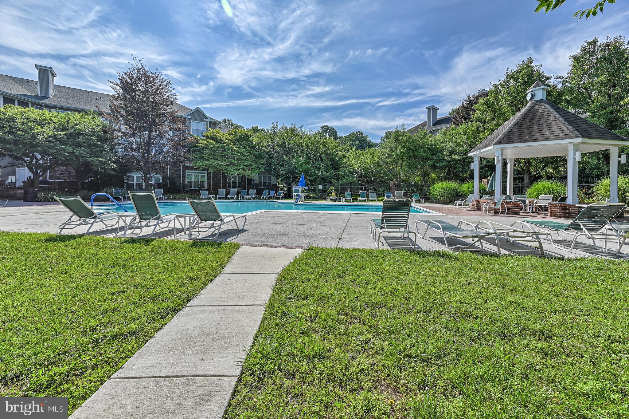 ENGLISH COUNTRY MANOR - Residential