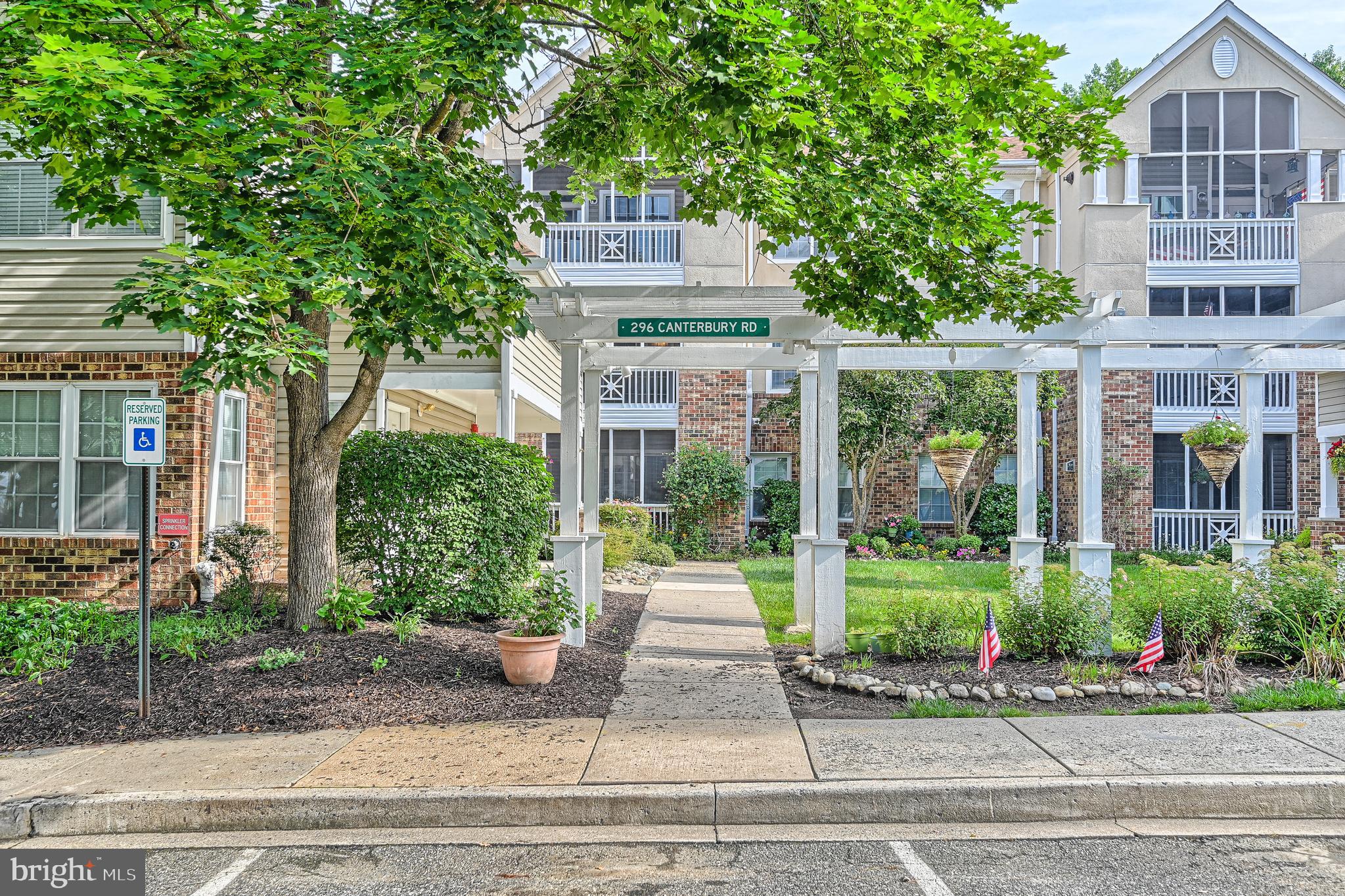 ENGLISH COUNTRY MANOR - Residential