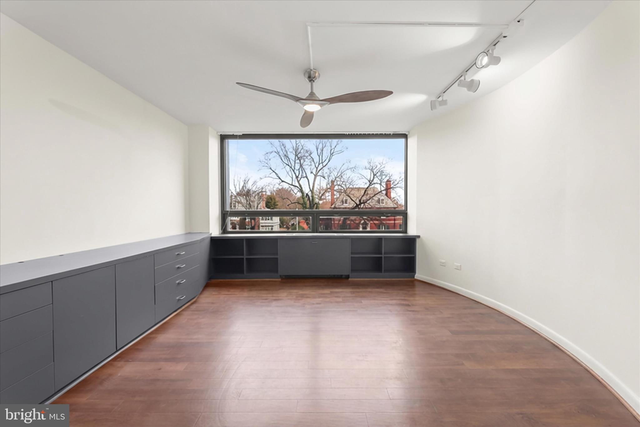 HIGHFIELD HOUSE CONDOMINIUM - Residential