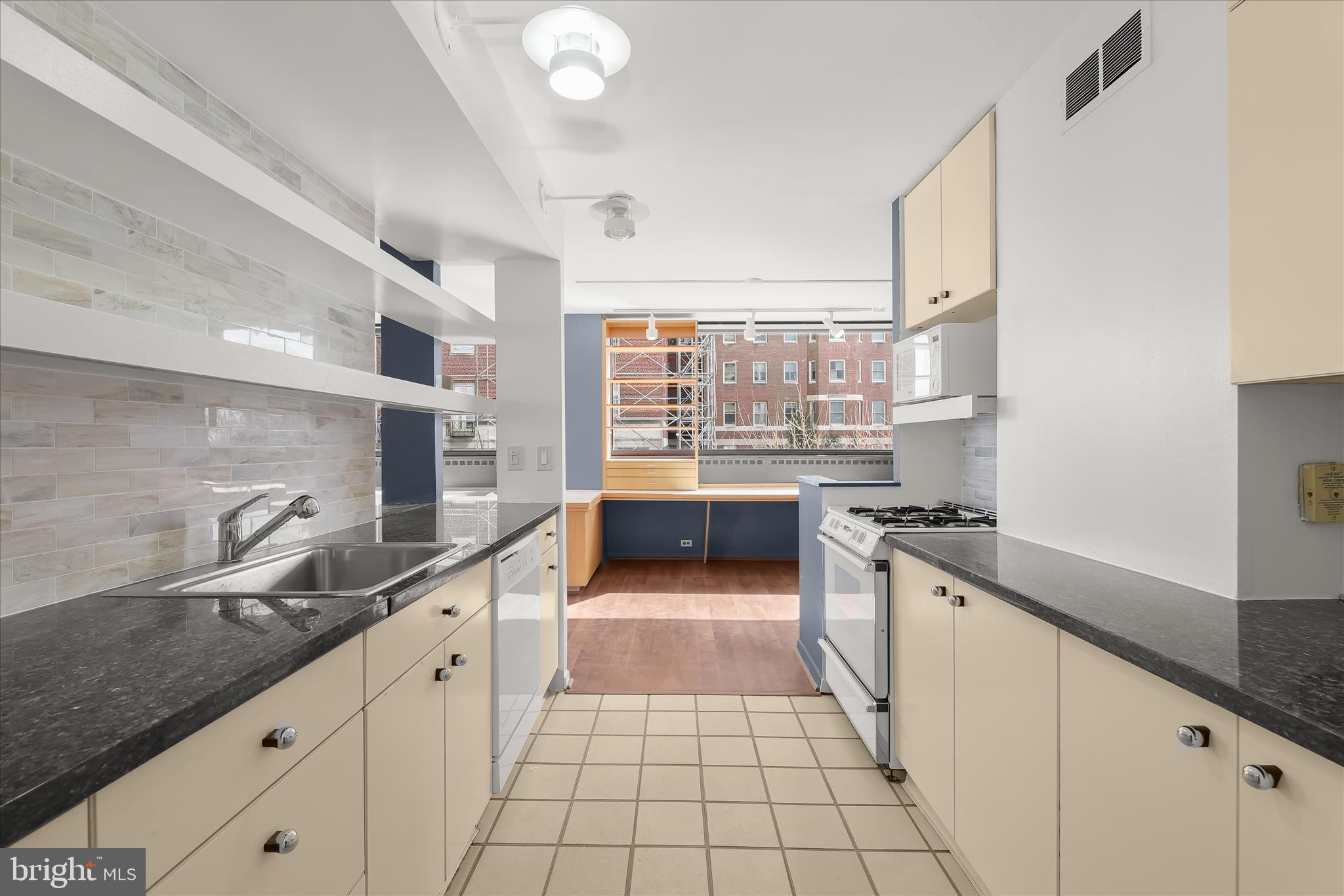 HIGHFIELD HOUSE CONDOMINIUM - Residential