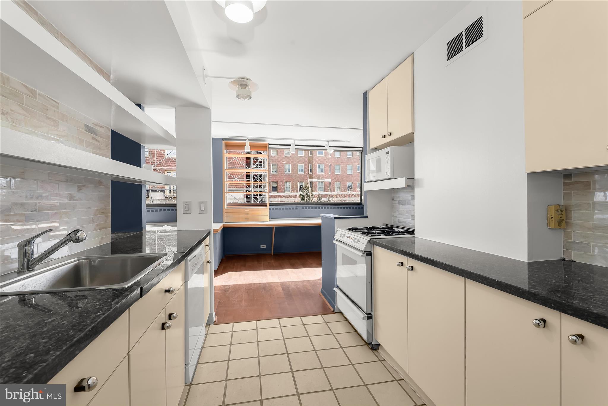 HIGHFIELD HOUSE CONDOMINIUM - Residential