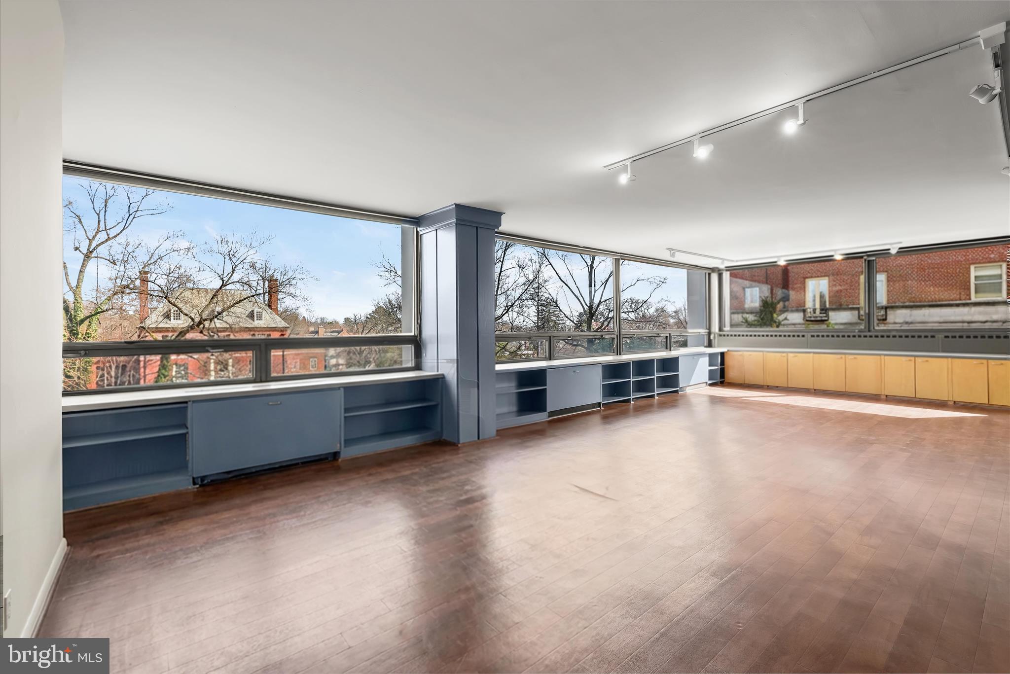 HIGHFIELD HOUSE CONDOMINIUM - Residential