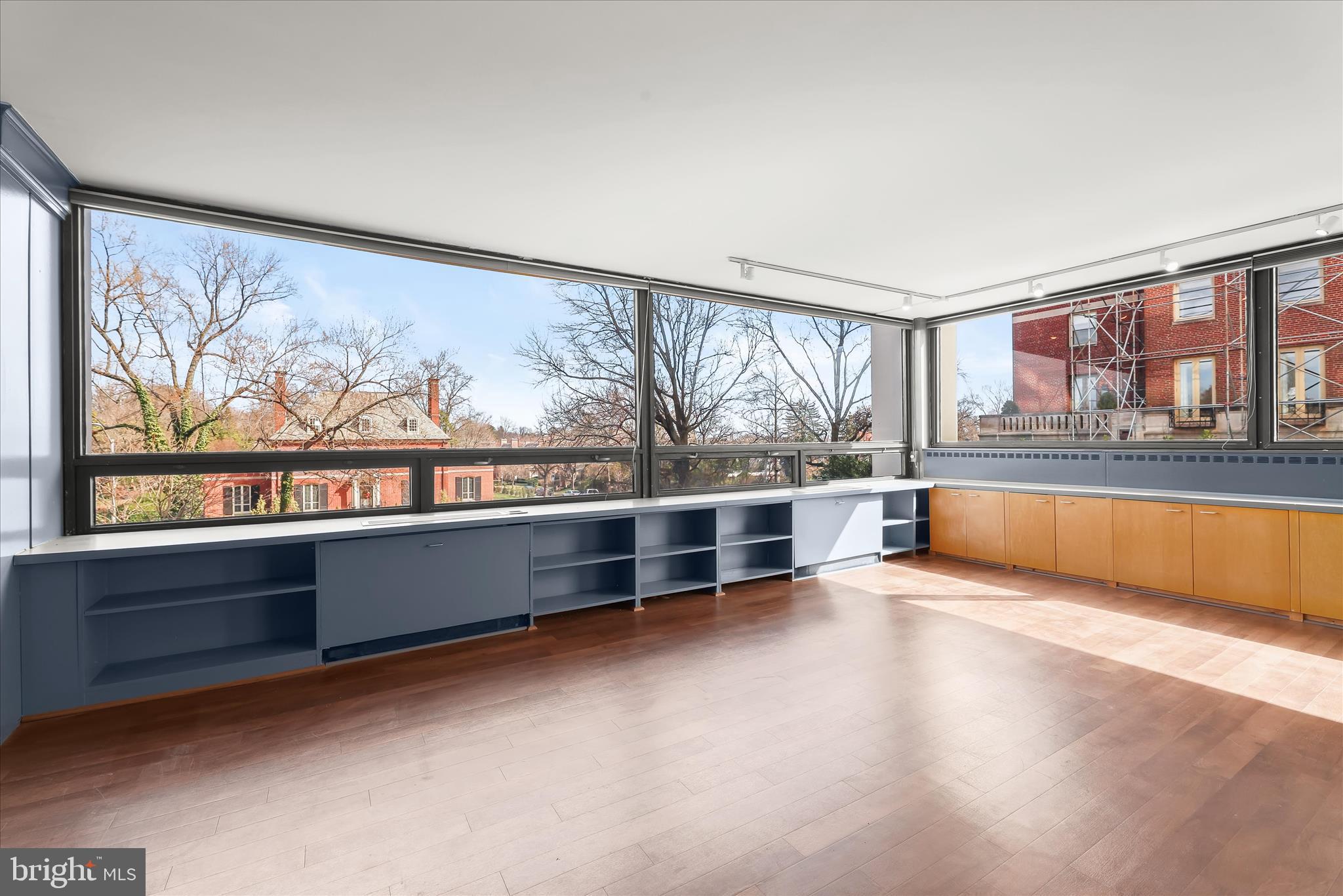 HIGHFIELD HOUSE CONDOMINIUM - Residential