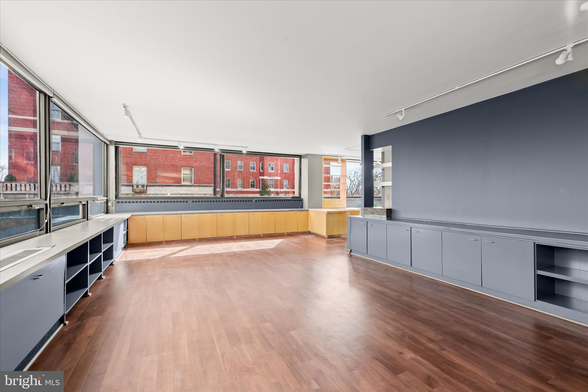 HIGHFIELD HOUSE CONDOMINIUM - Residential