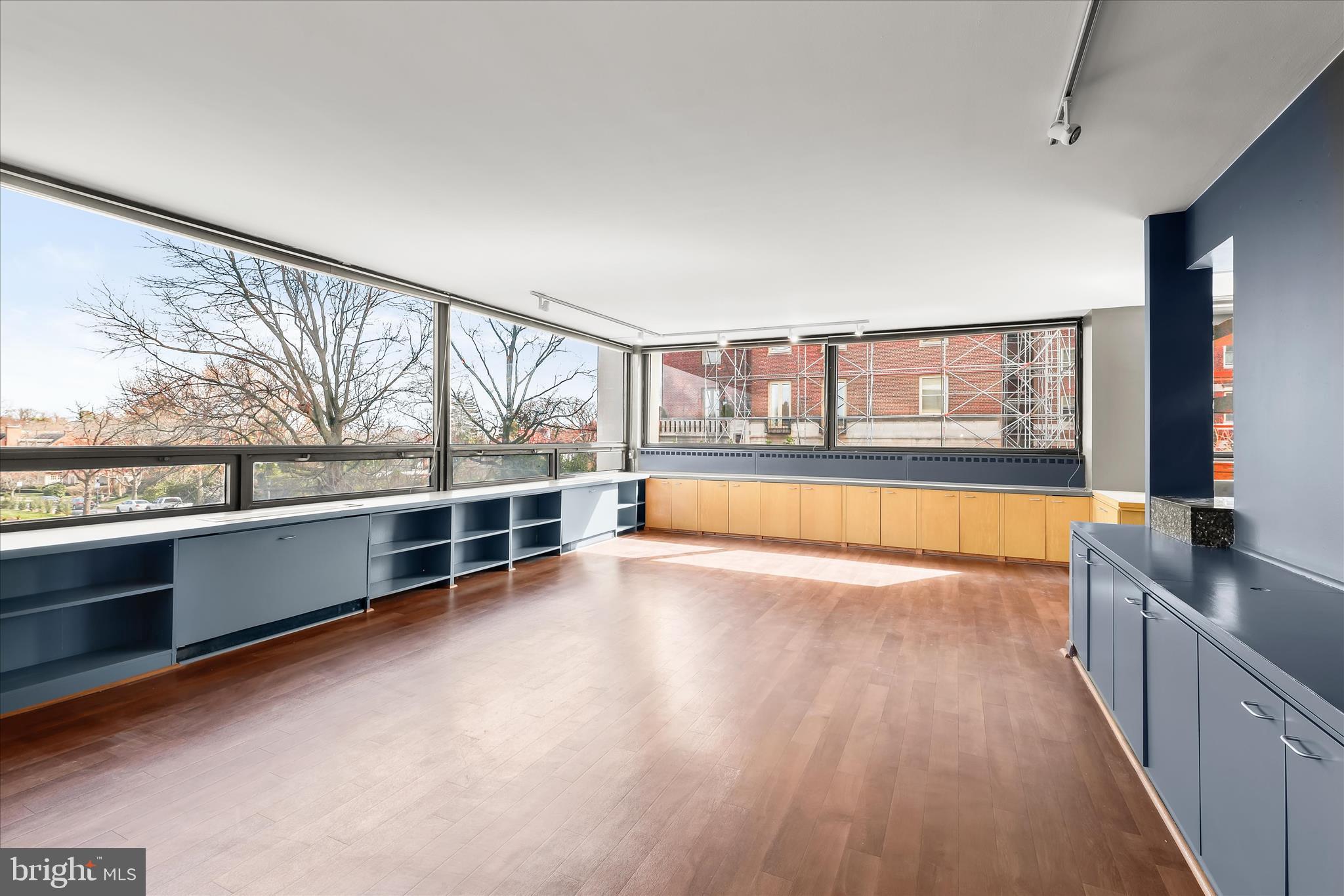 HIGHFIELD HOUSE CONDOMINIUM - Residential