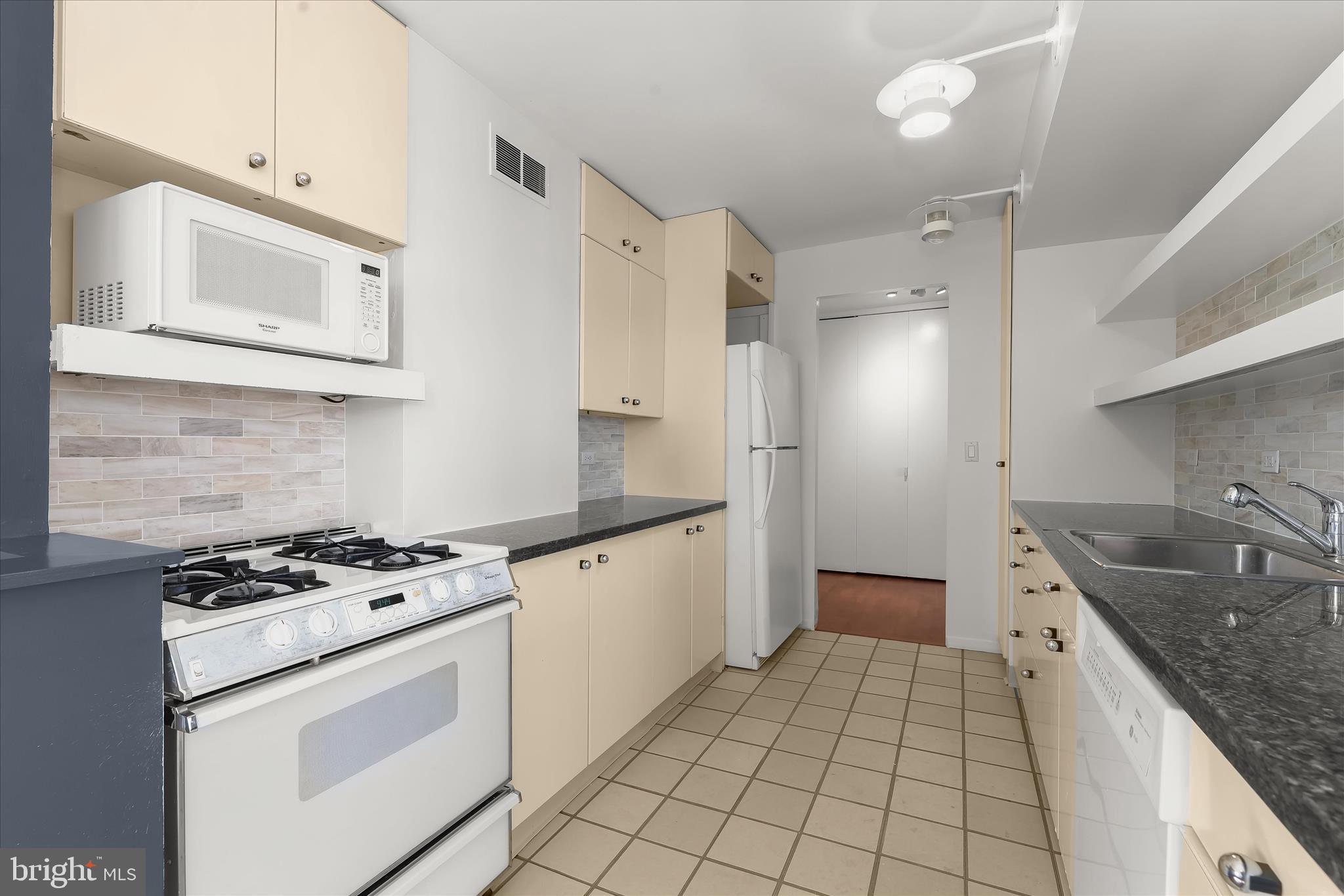 HIGHFIELD HOUSE CONDOMINIUM - Residential