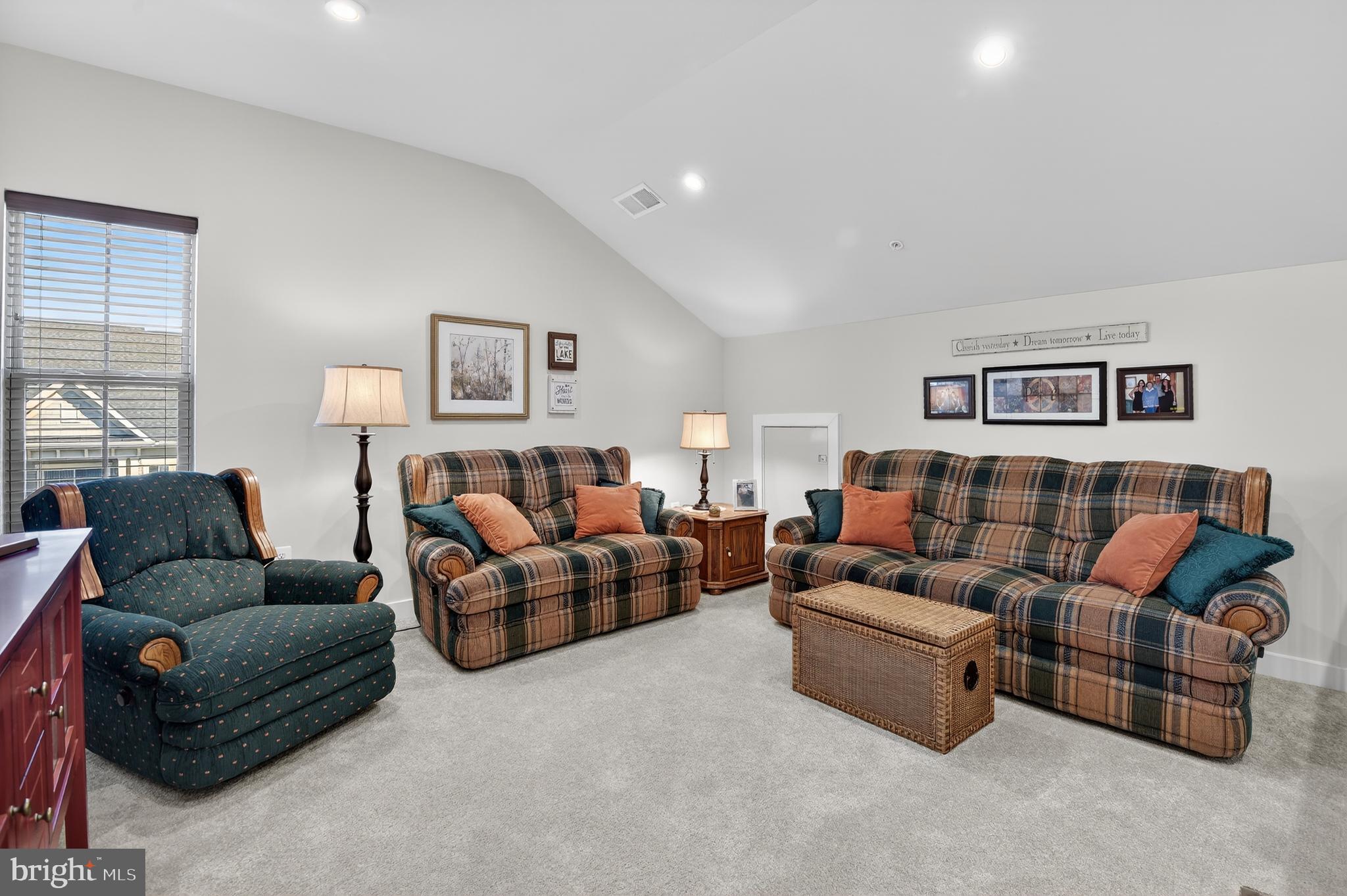 LINGANORE GARDEN CONDOMINIUMS - Residential