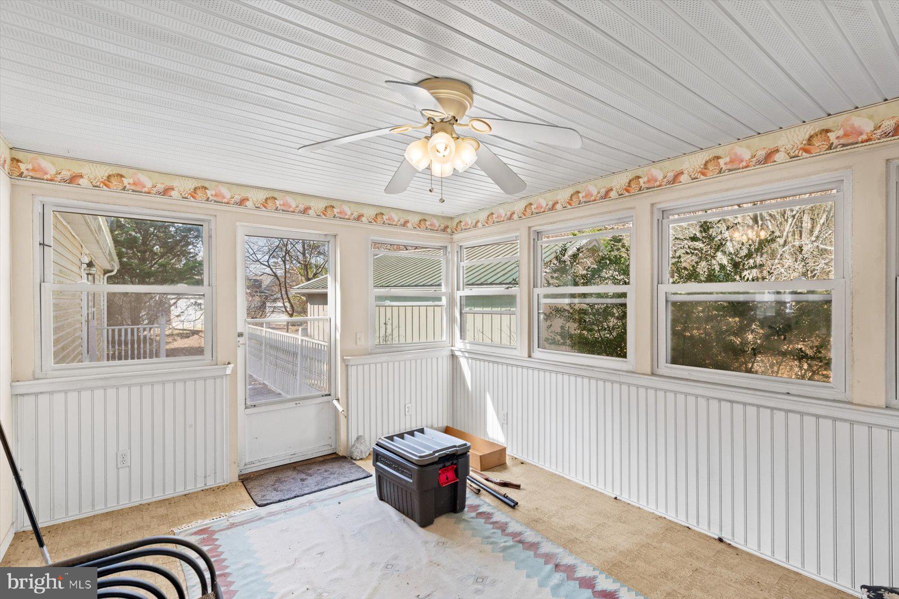 CAPTAIN'S COVE - Residential