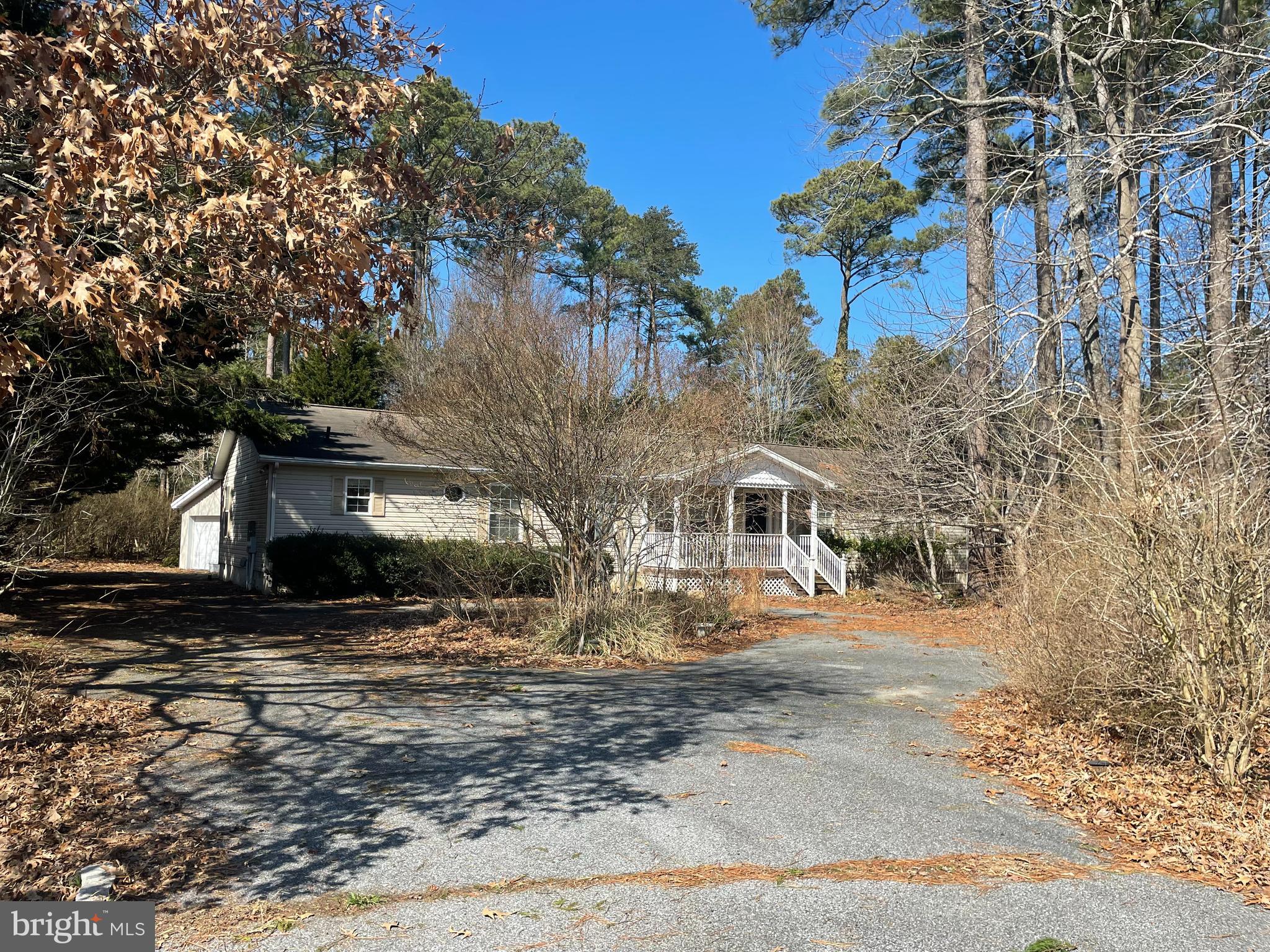 CAPTAIN'S COVE - Residential