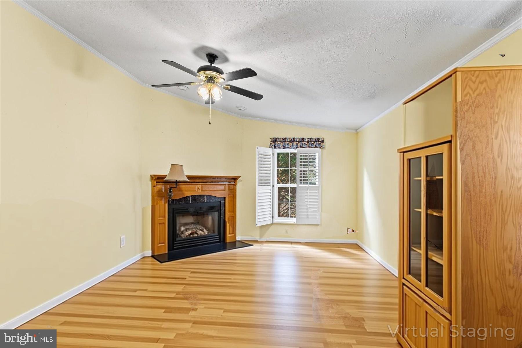 CAPTAIN'S COVE - Residential