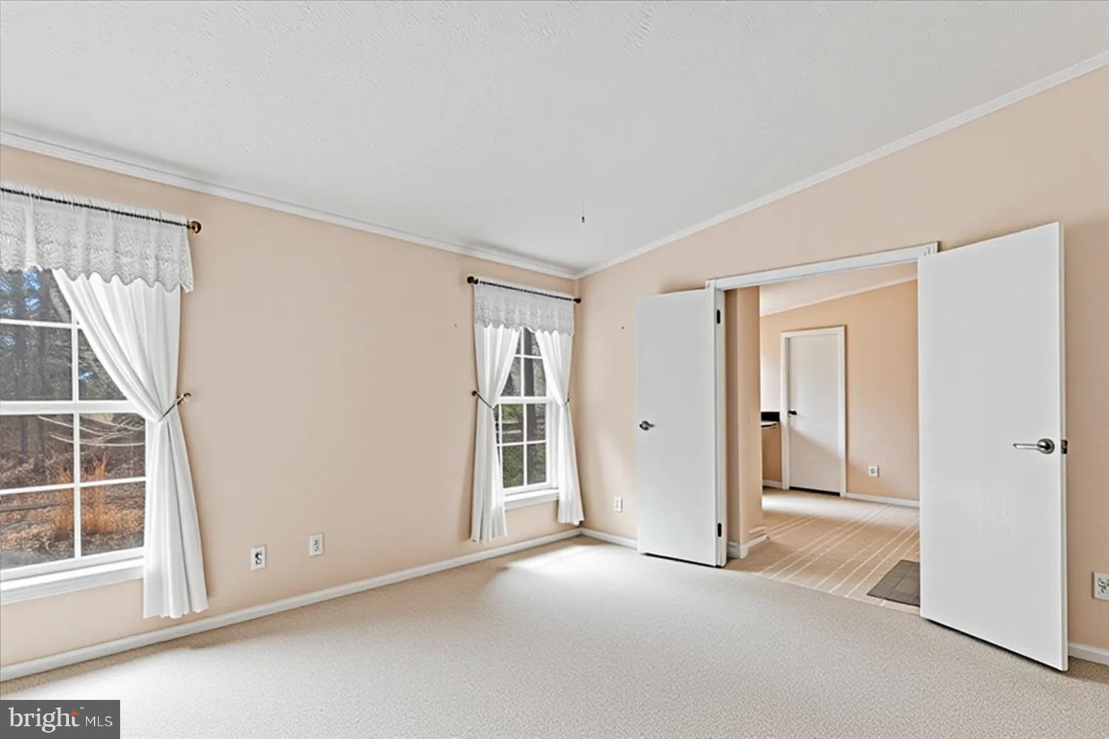 CAPTAIN'S COVE - Residential