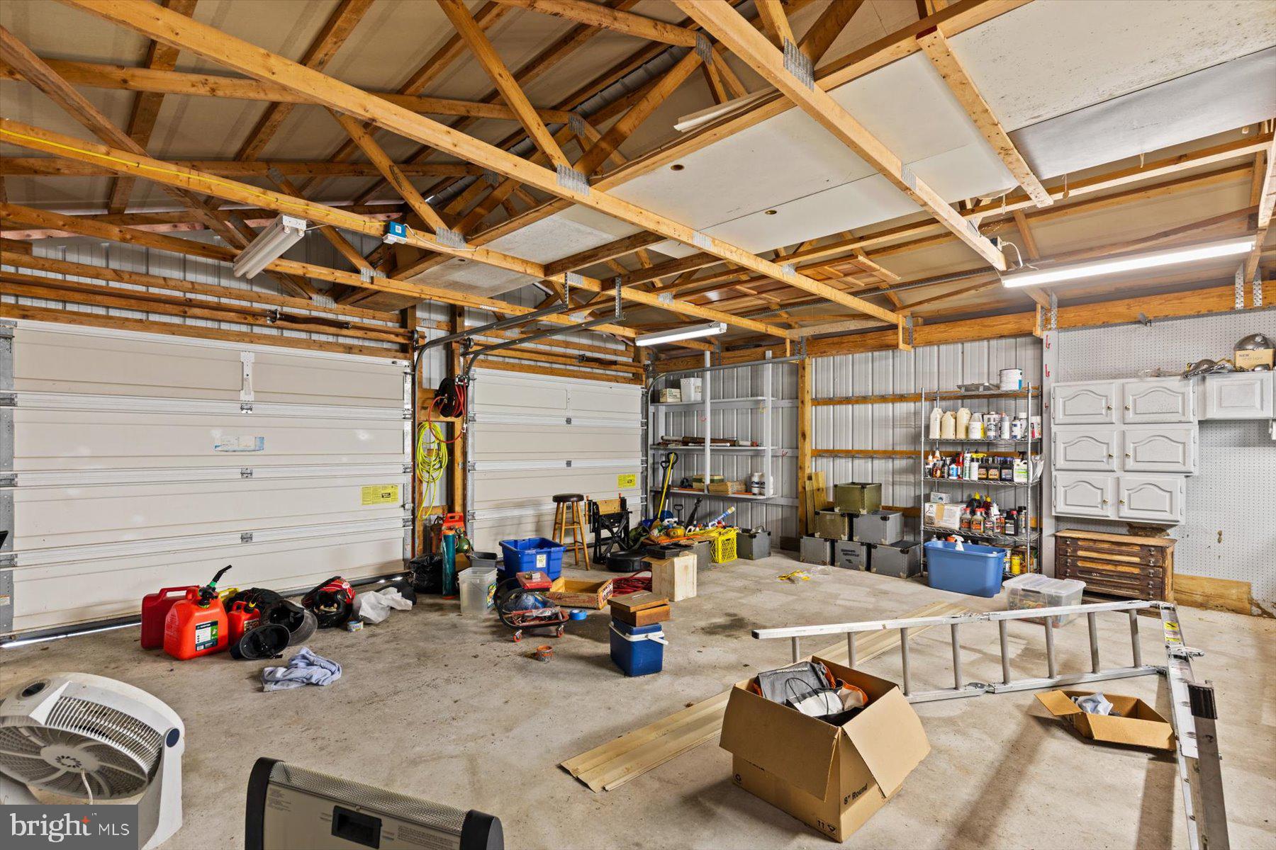 CAPTAIN'S COVE - Residential