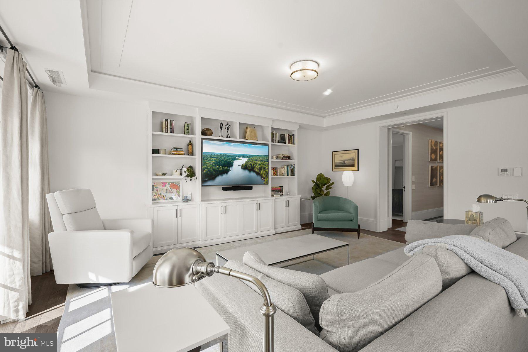 WARDMAN TOWER - Residential